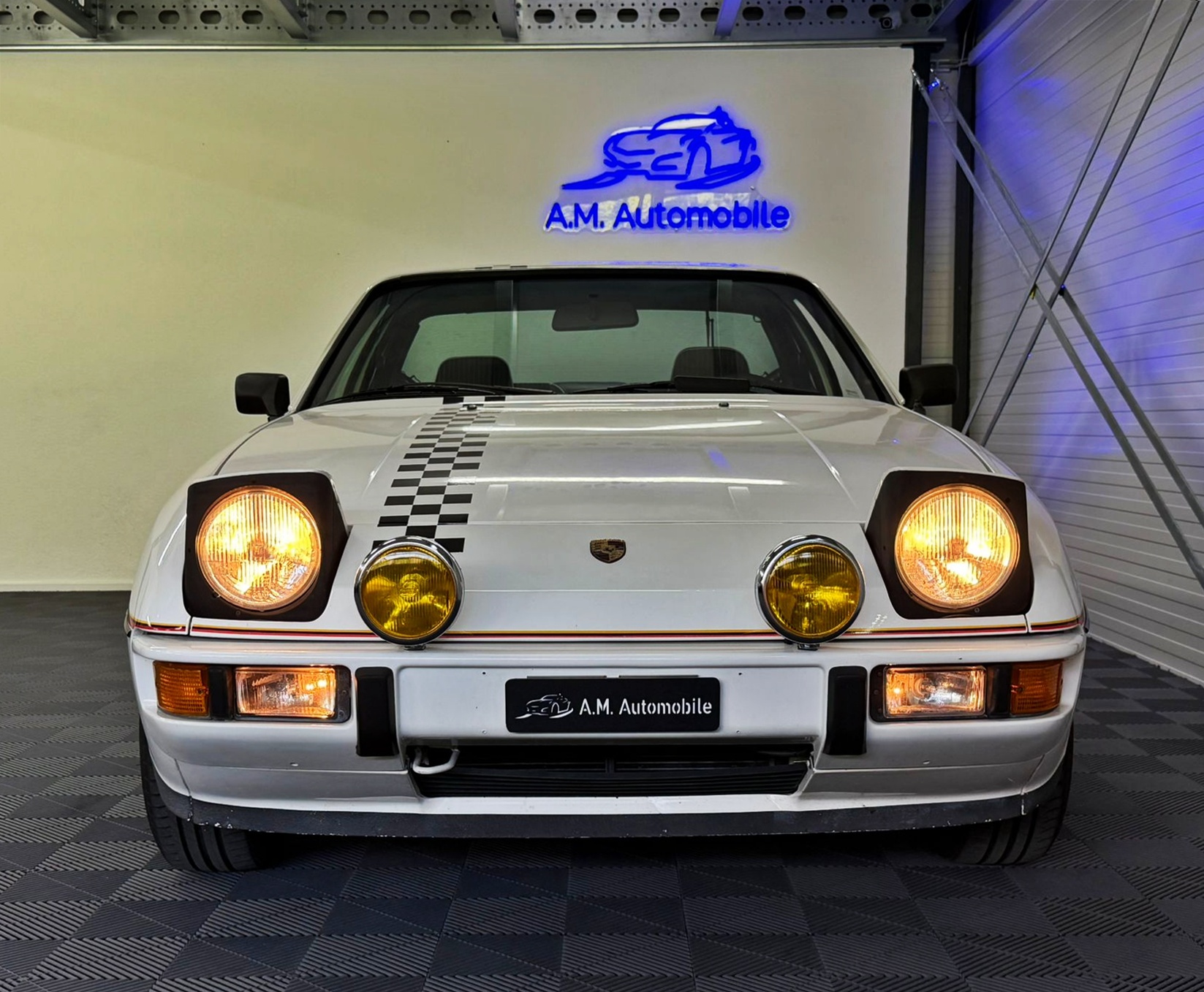 PORSCHE 924Sondermodell LE MANS / Veteranenfahrzeug-showroom-element-1