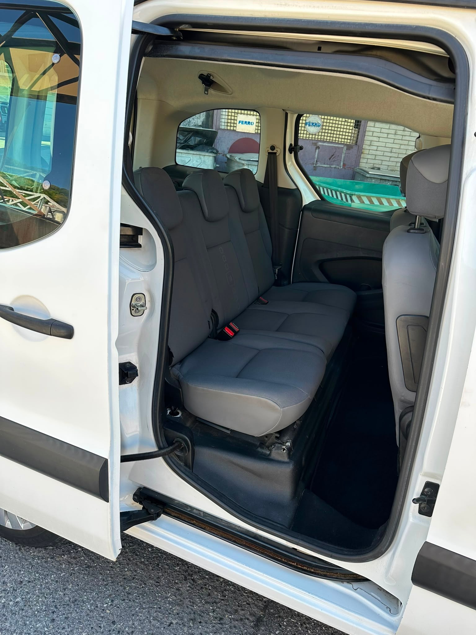 CITROEN Berlingo 1.6 HDi Attraction-image-5
