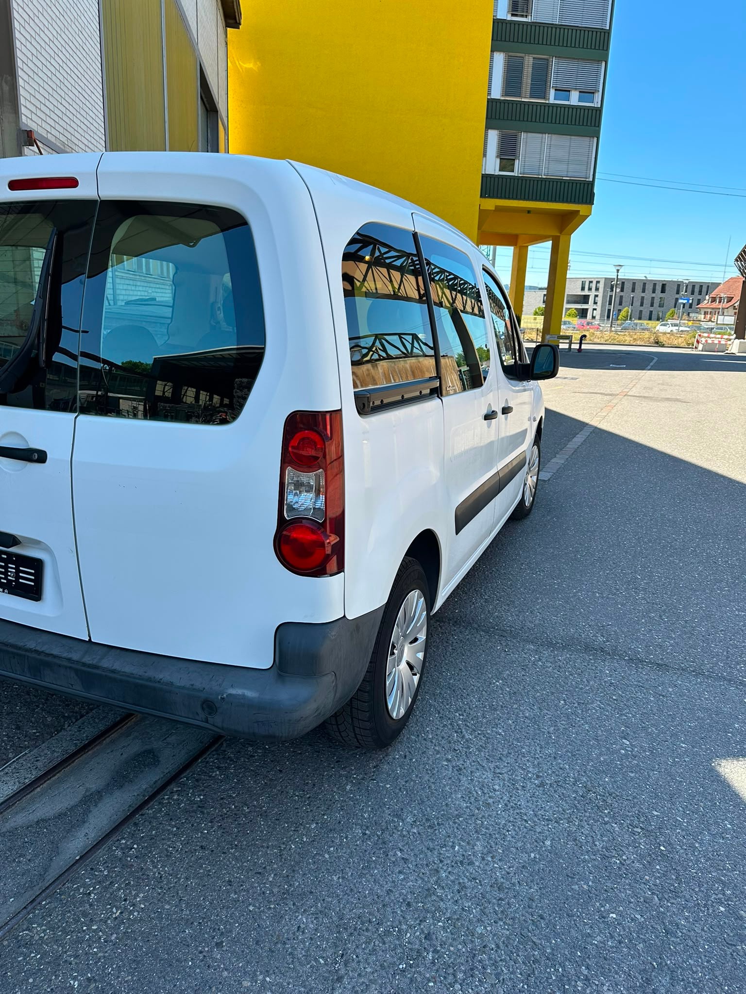 CITROEN Berlingo 1.6 HDi Attraction-image-3