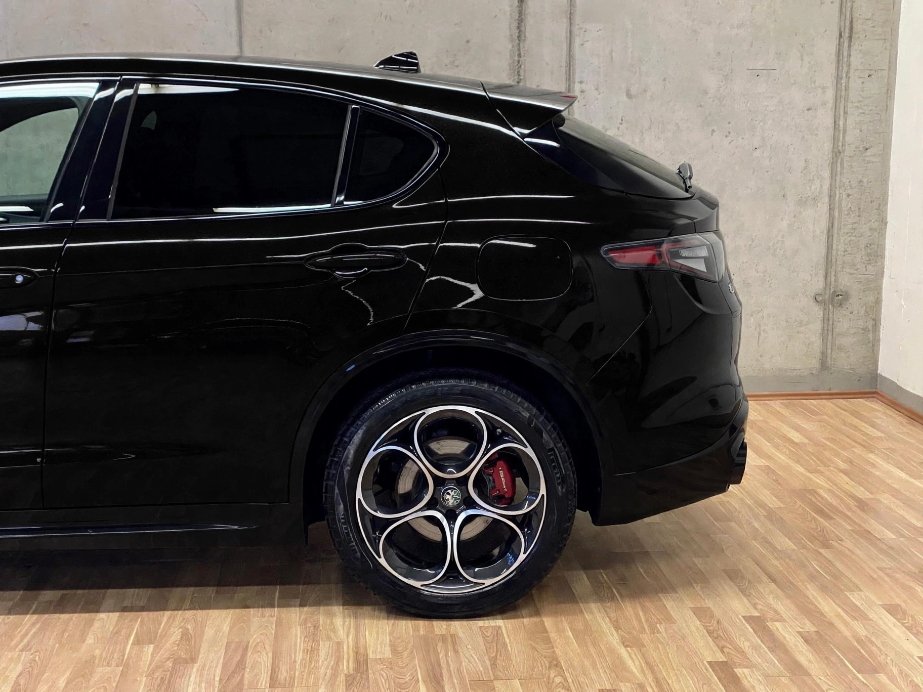 ALFA ROMEO Stelvio 2.0TB *Swiss*Veloce*Q4*Automatica*Facelift*-image-24