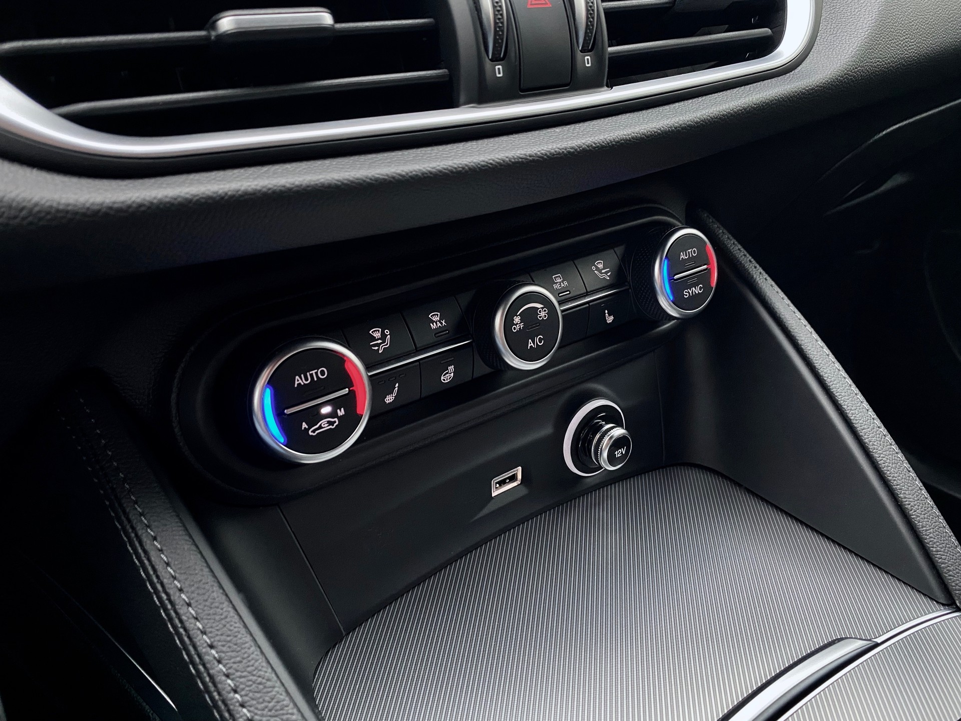 ALFA ROMEO Stelvio 2.0TB *Swiss*Veloce*Q4*Automatica*Facelift*-image-20