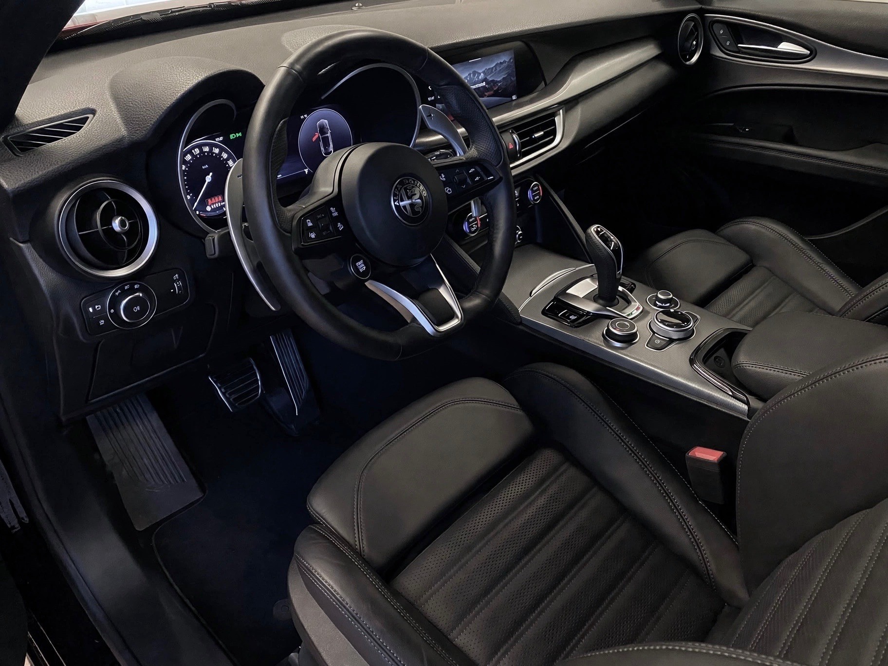 ALFA ROMEO Stelvio 2.0TB *Swiss*Veloce*Q4*Automatica*Facelift*-image-18