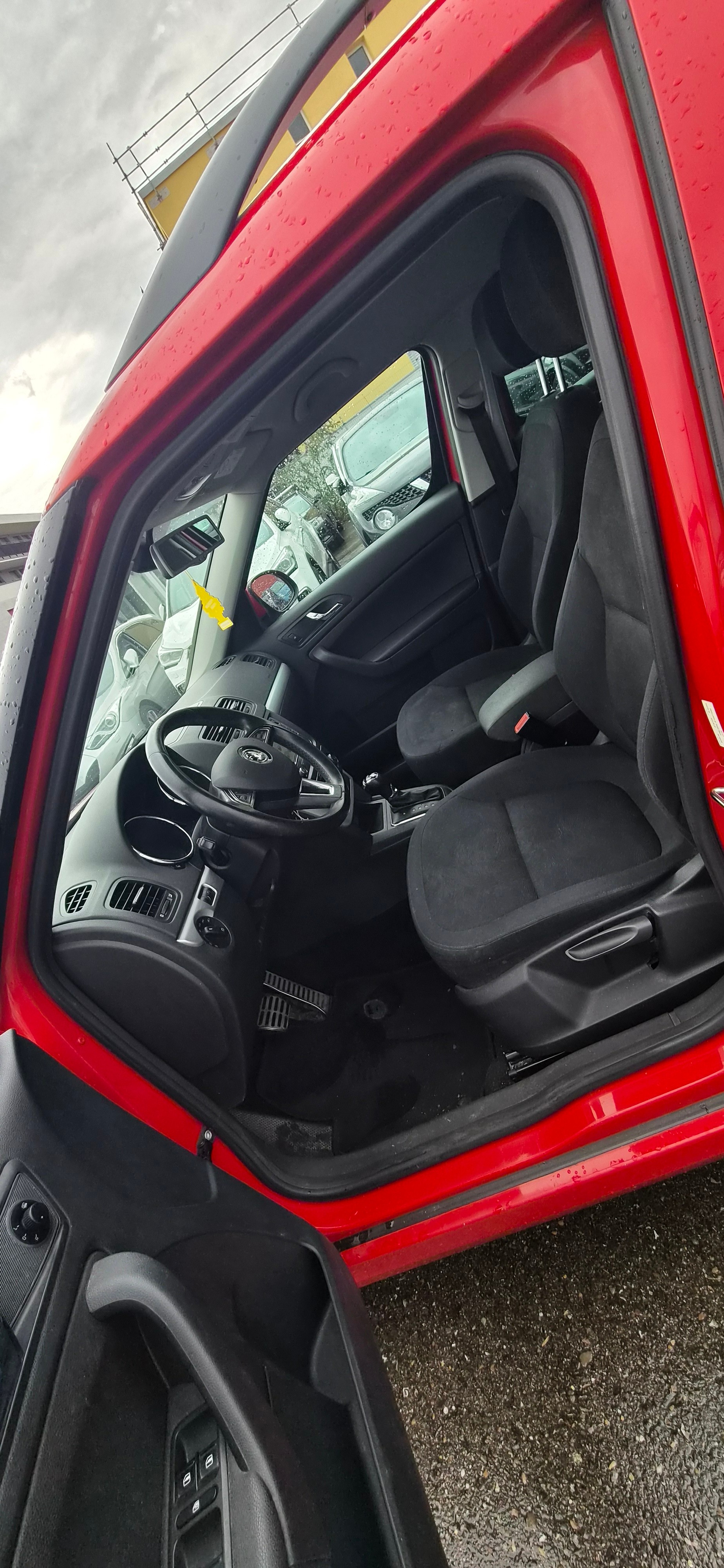 SKODA Yeti 2.0 TDI Ambition 4x4 DSG-image-10
