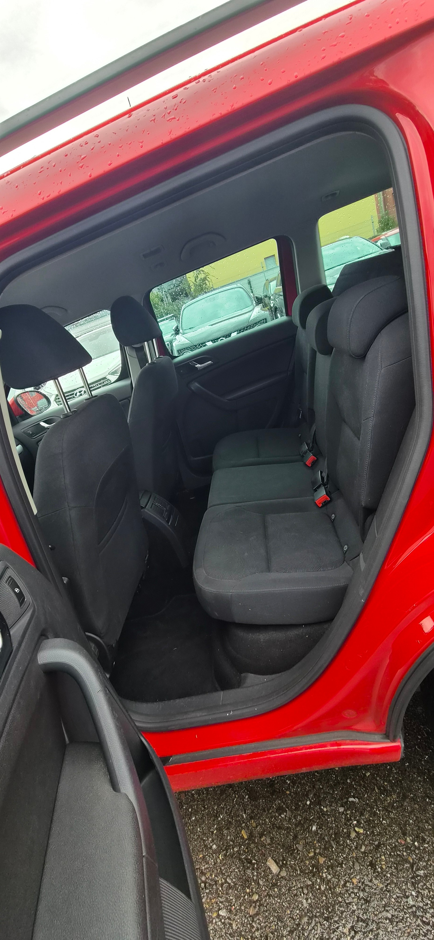 SKODA Yeti 2.0 TDI Ambition 4x4 DSG-image-11