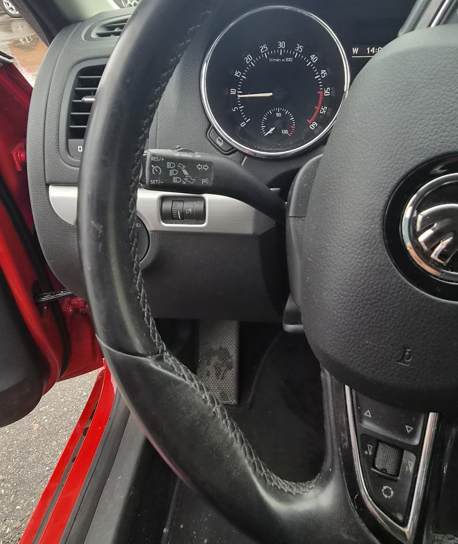 SKODA Yeti 2.0 TDI Ambition 4x4 DSG-image-8