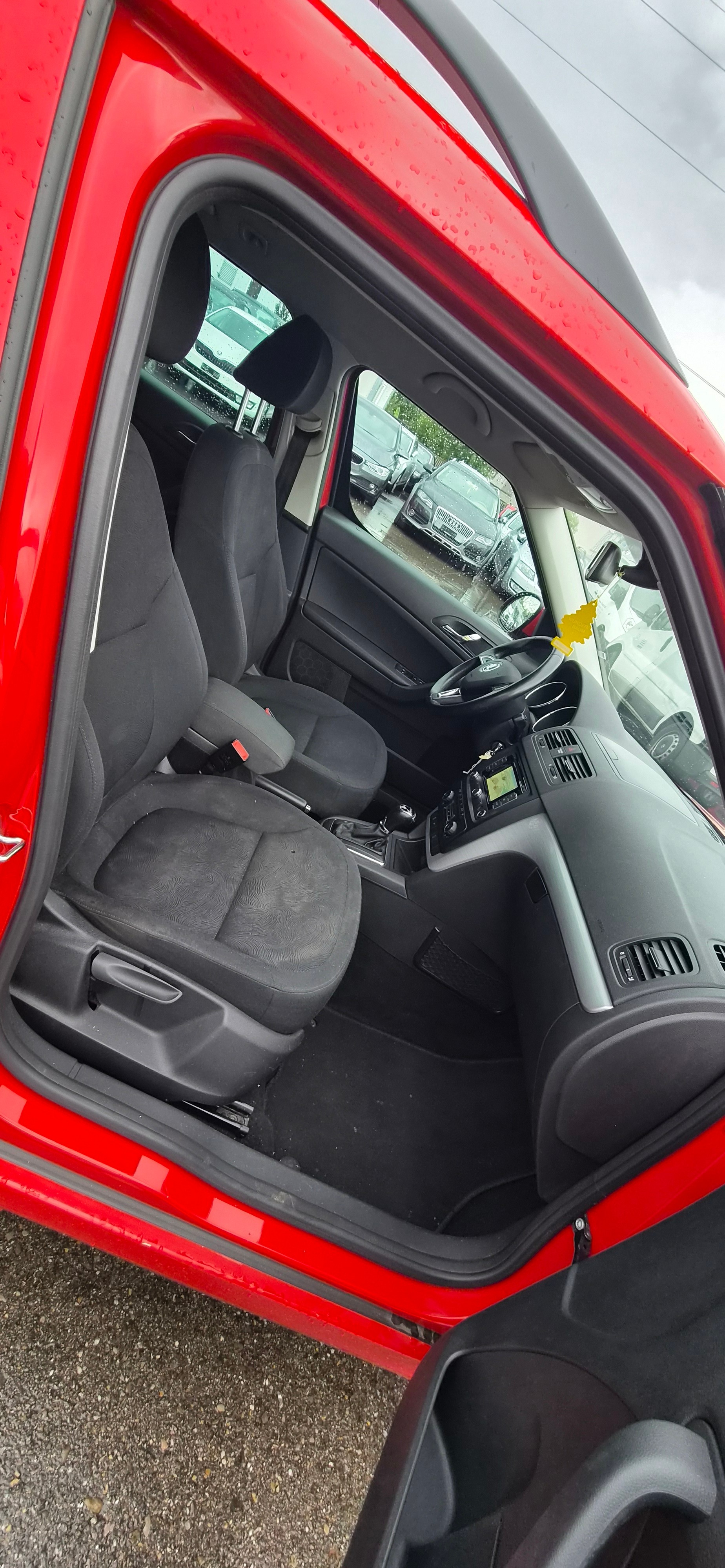 SKODA Yeti 2.0 TDI Ambition 4x4 DSG-image-14