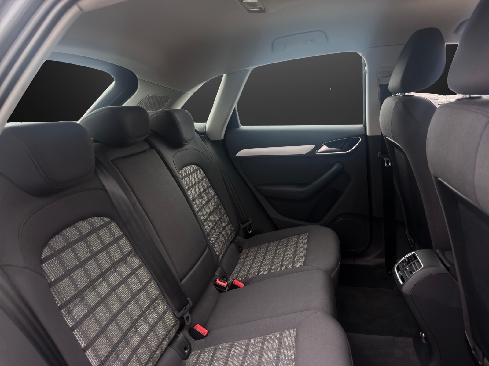 AUDI Q3 2.0 TDI sport quattro S-tronic mit 184 PS-image-12