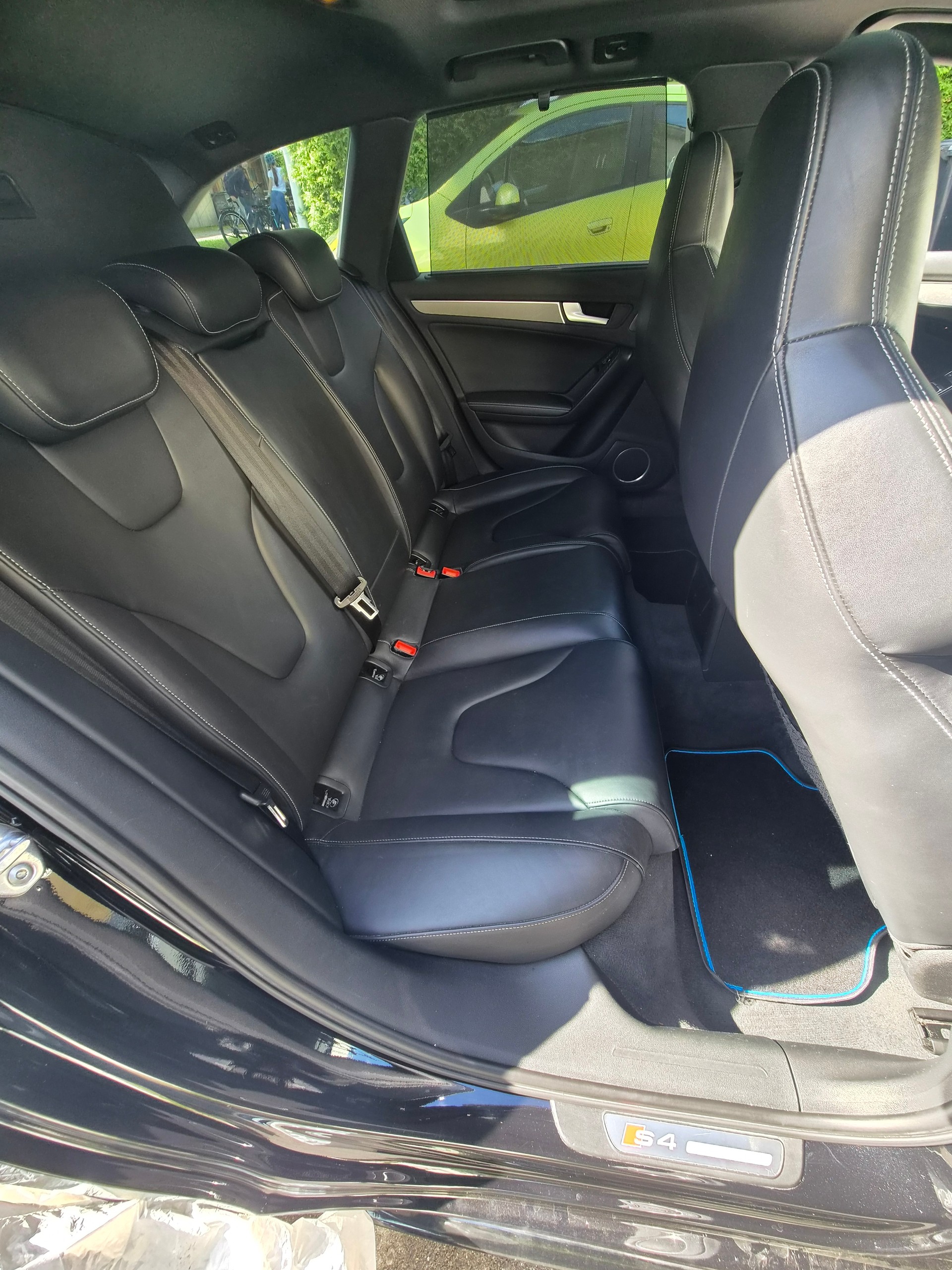 AUDI S4 Avant 3.0 TFSI quattro S-tronic-image-12