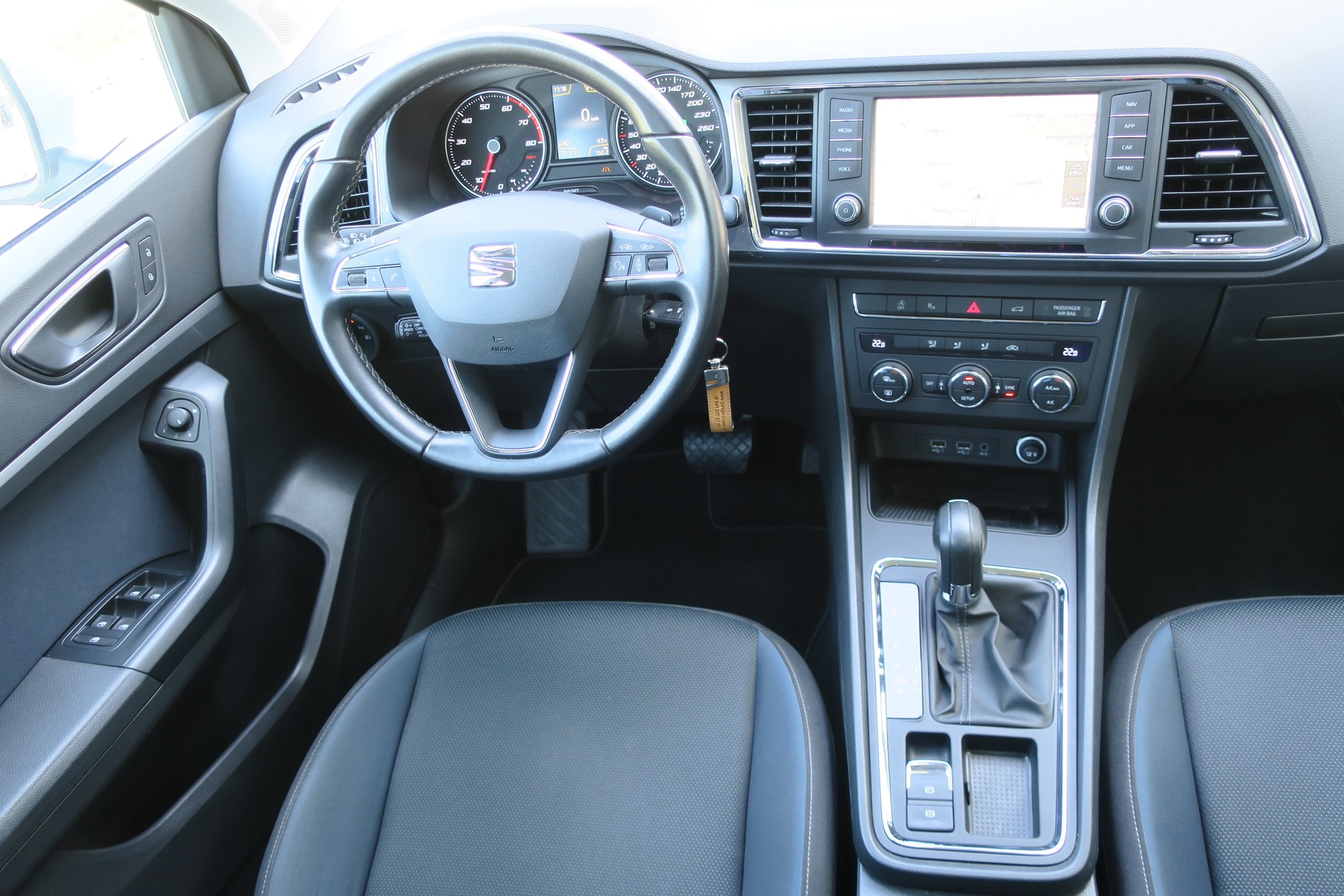 SEAT 1.4 TSI 150 PS Style 7-Gang DSG Automat-image-2