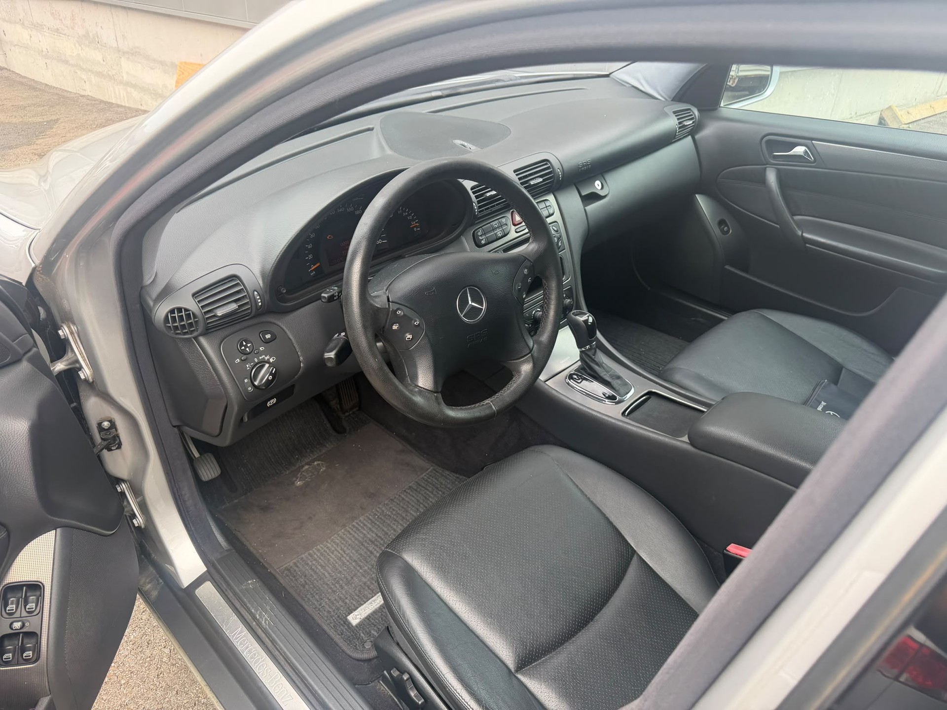 MERCEDES-BENZ C 240 Elégance 4Matic Automatic-image-4