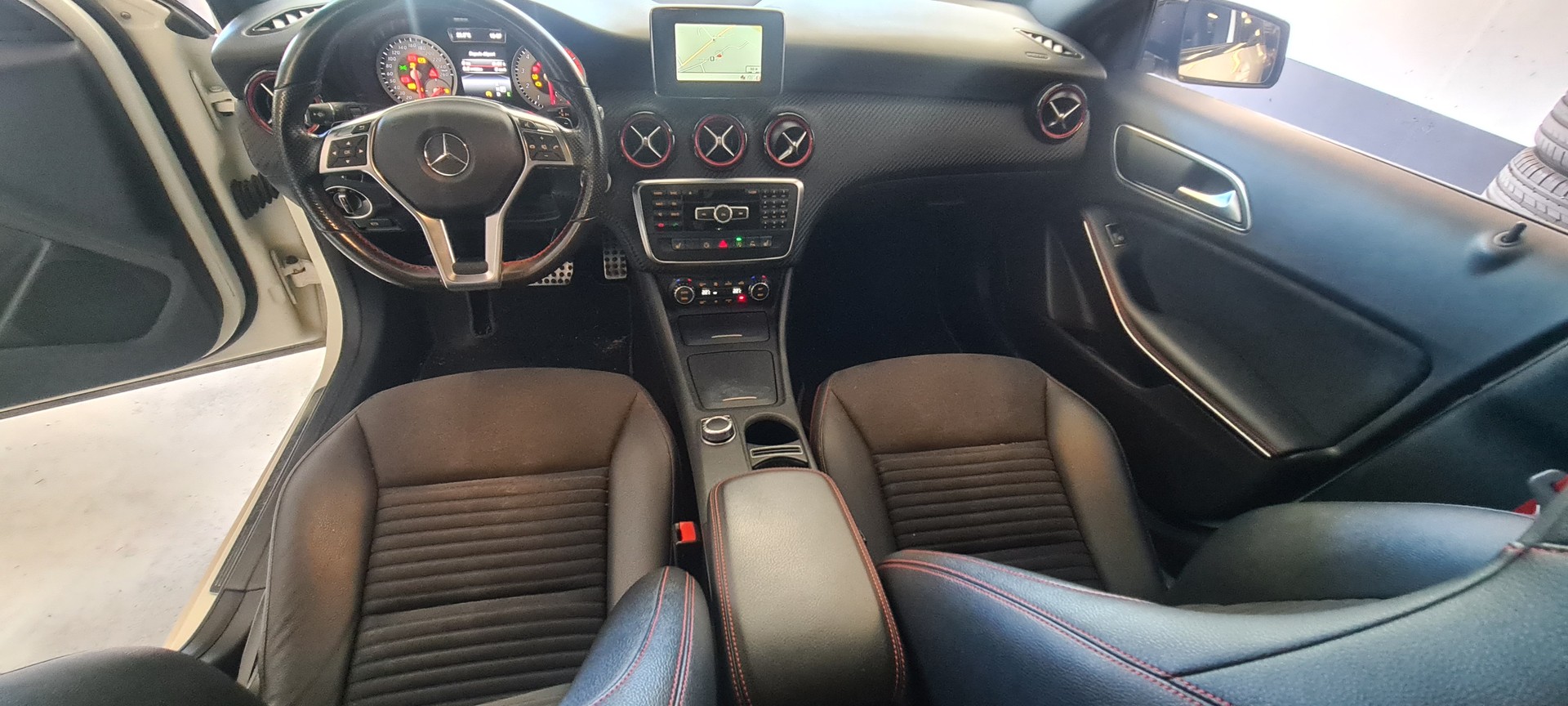 MERCEDES-BENZ A 250 Sport 4Matic 7G-DCT-image-8