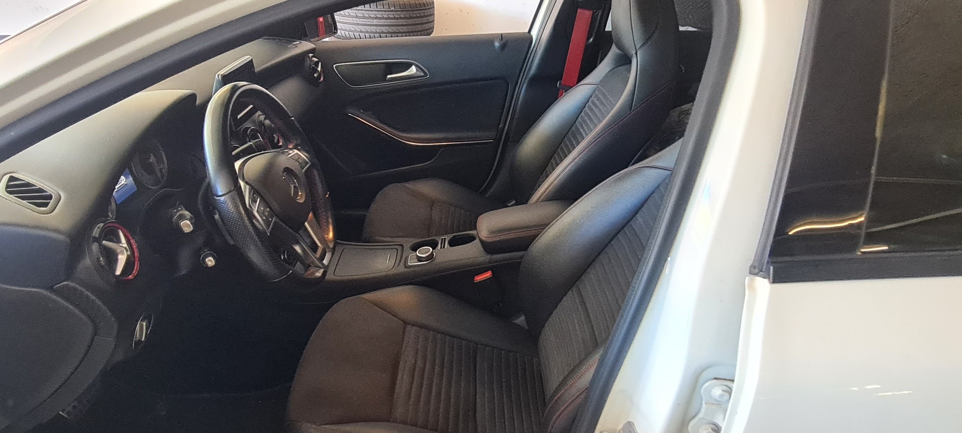 MERCEDES-BENZ A 250 Sport 4Matic 7G-DCT-image-9