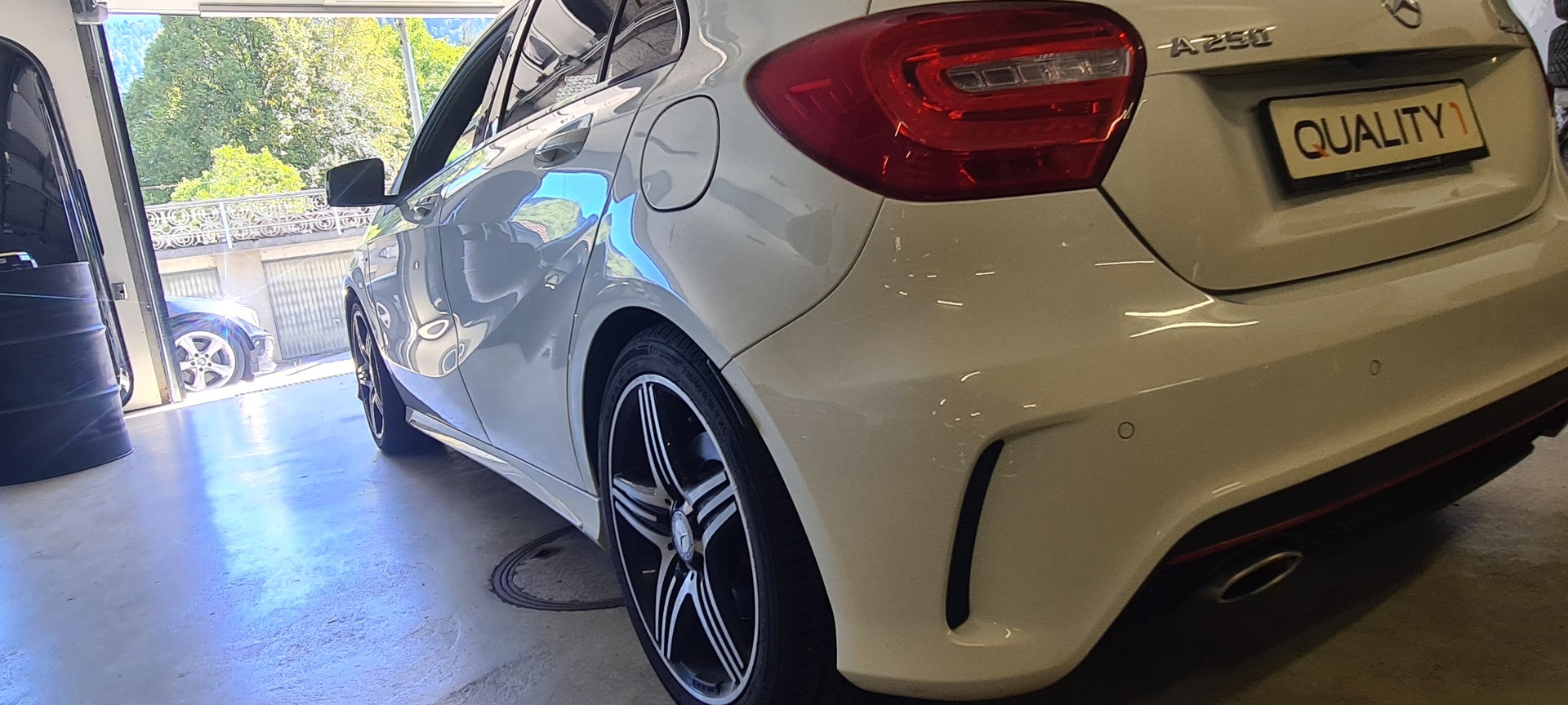 MERCEDES-BENZ A 250 Sport 4Matic 7G-DCT-image-4