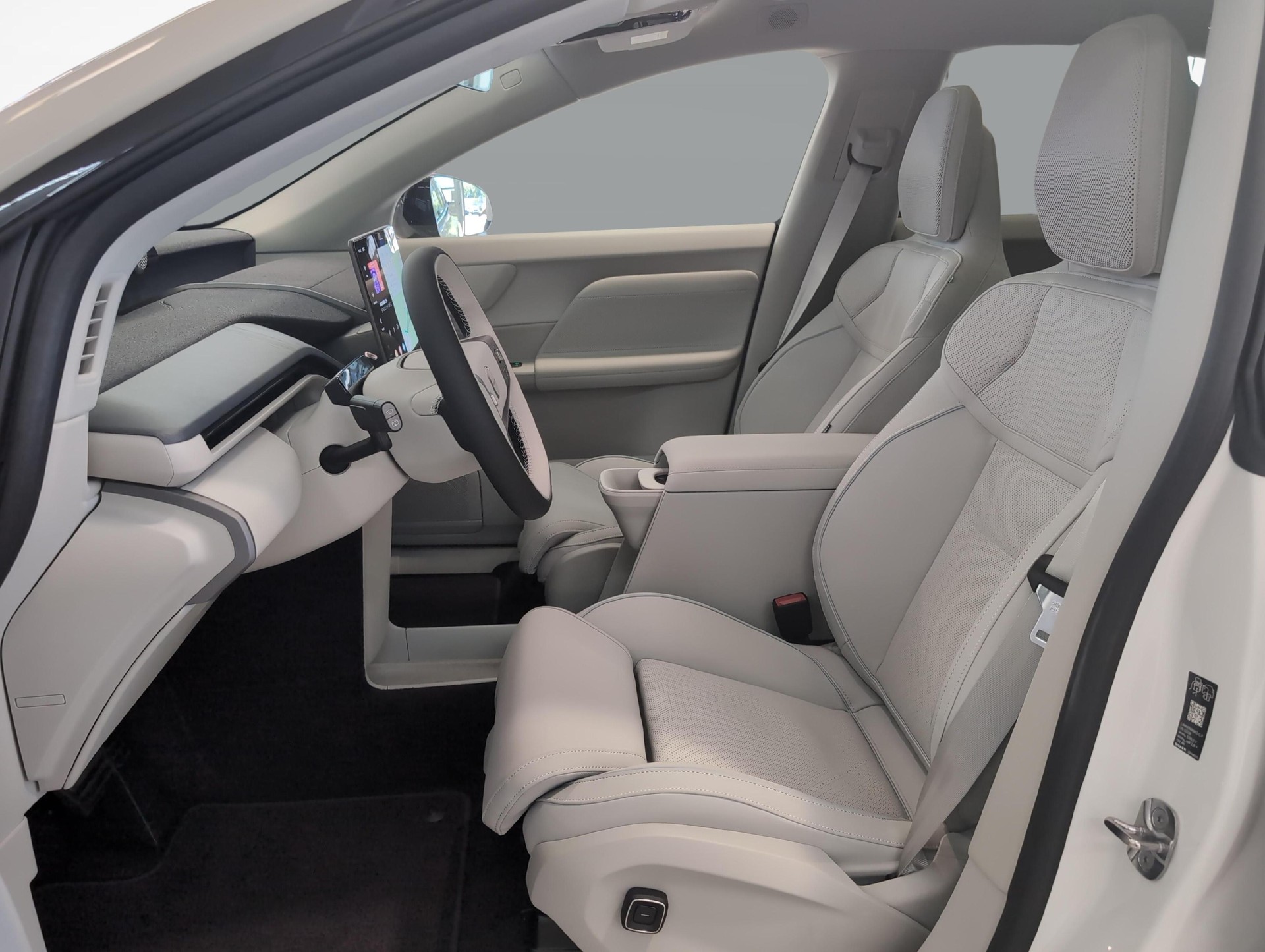 VOLVO EX60 Twin Ultra AWD-image-10