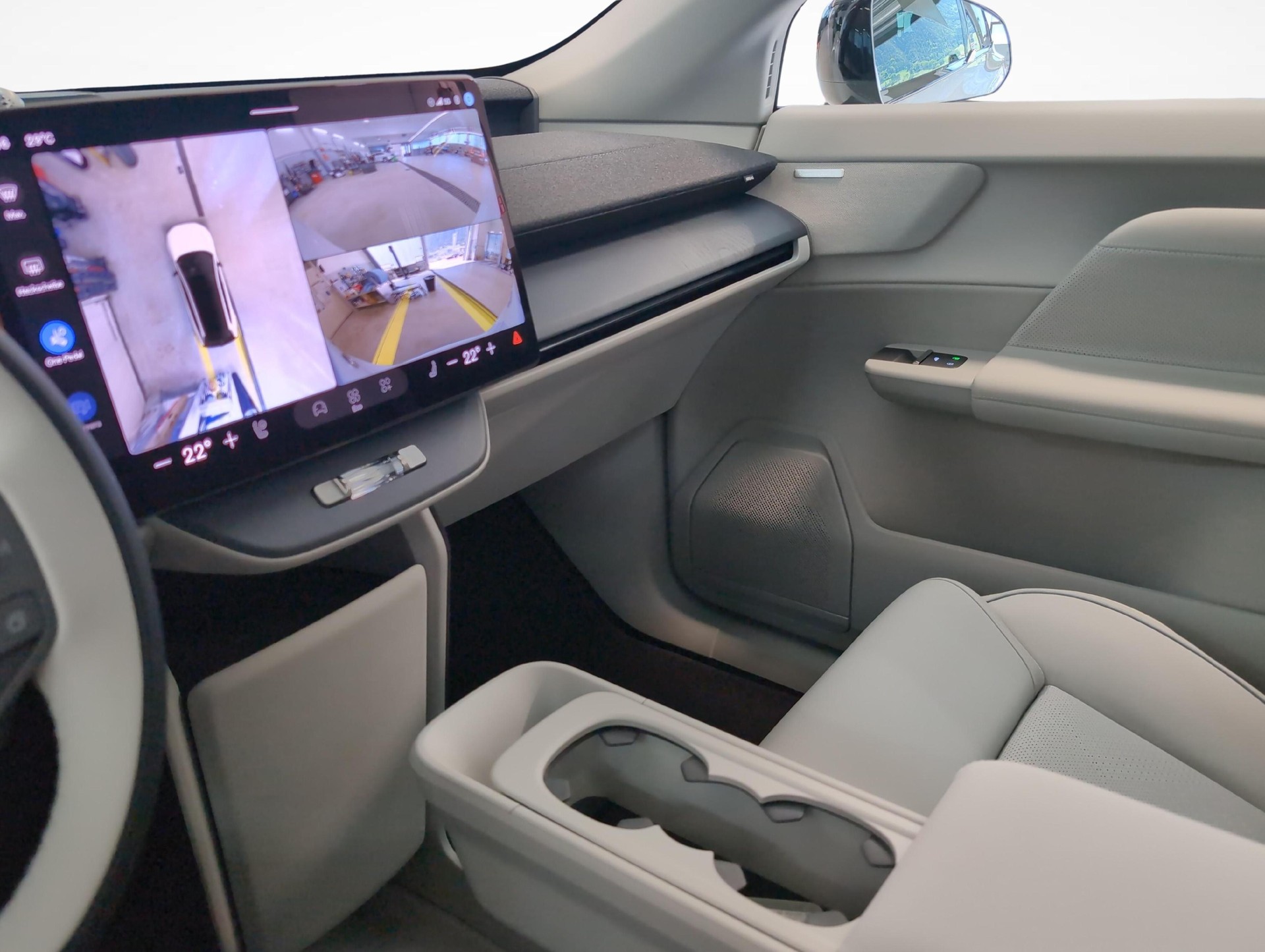 VOLVO EX60 Twin Ultra AWD-image-16