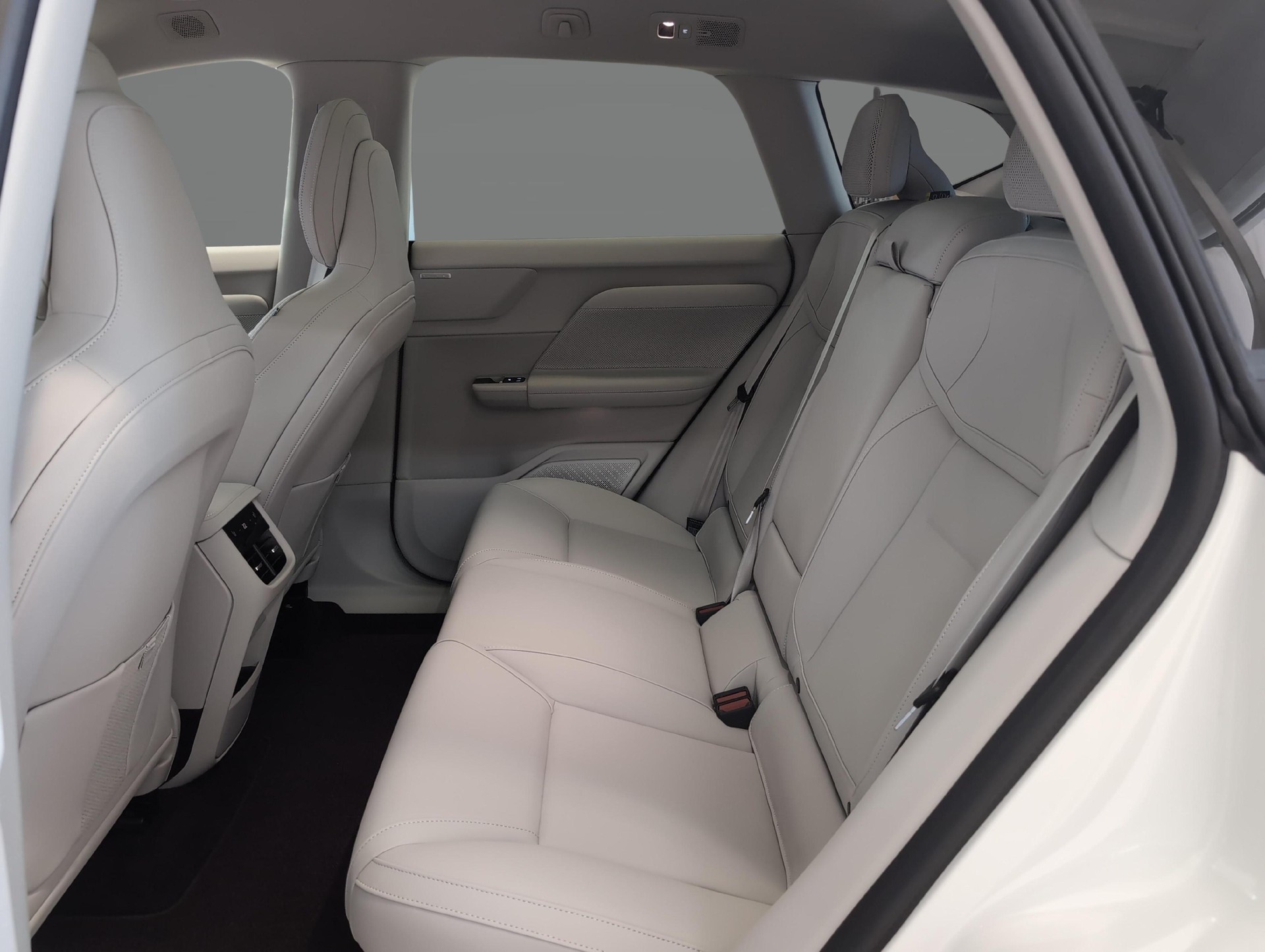 VOLVO EX60 Twin Ultra AWD-image-11
