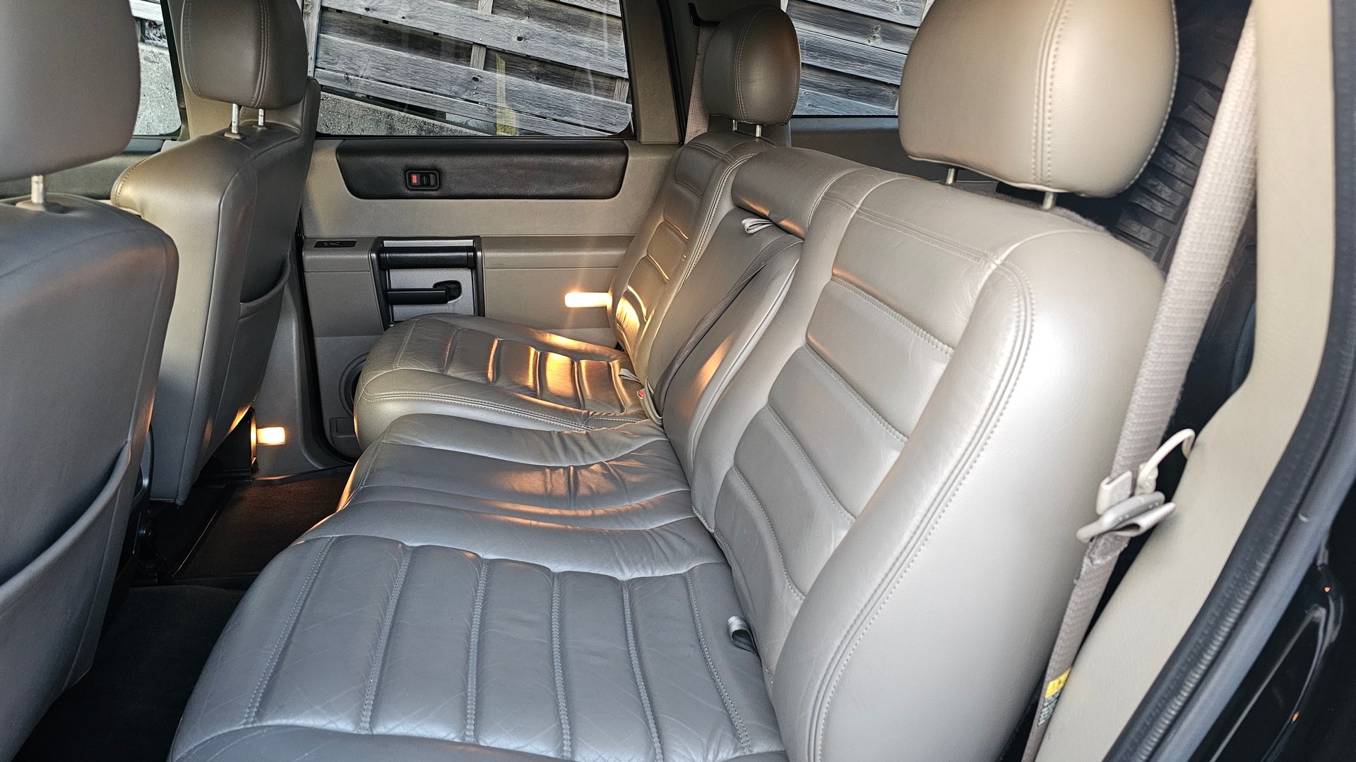 HUMMER H2 6.0-image-9