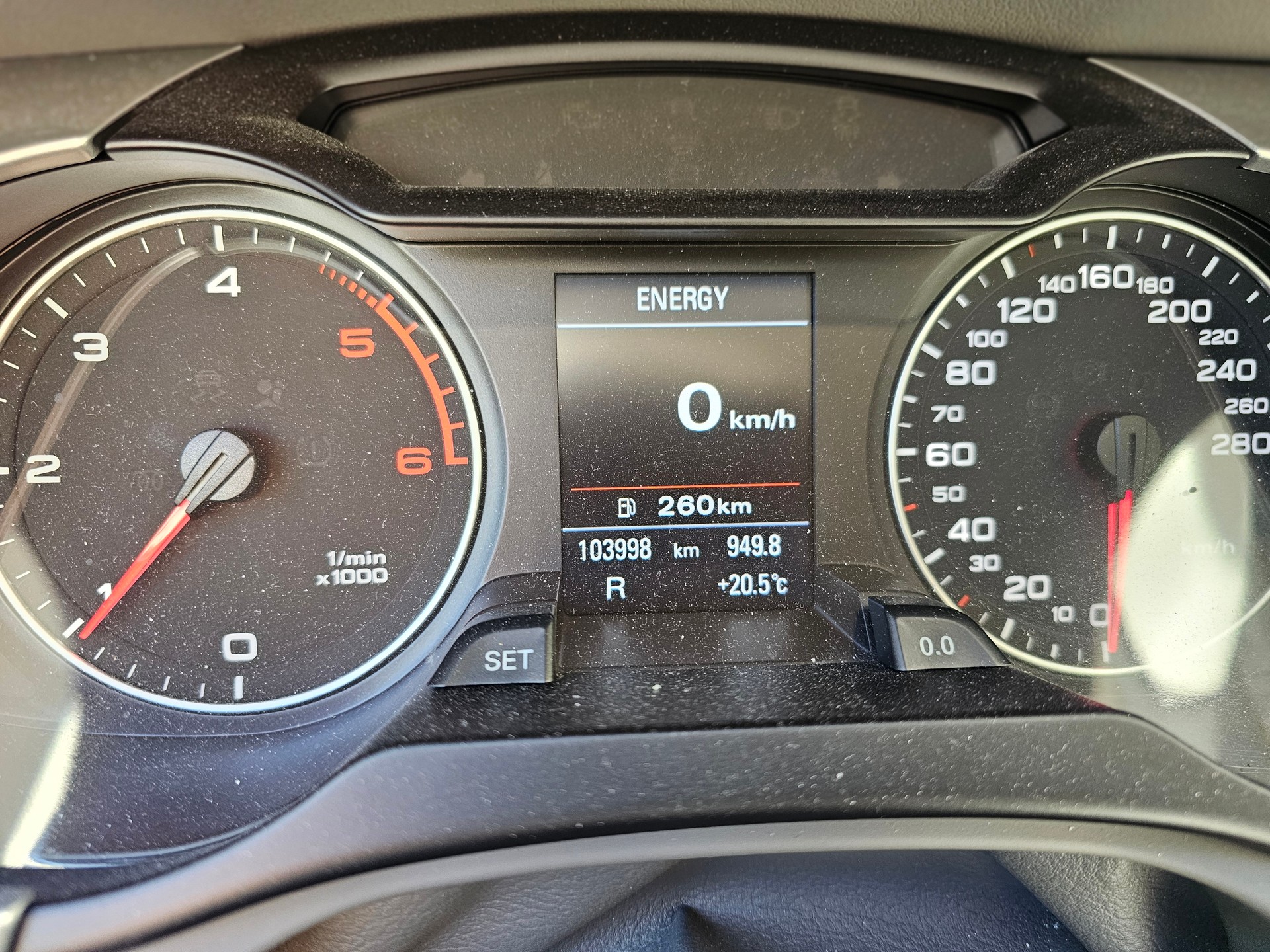 AUDI A4-image-1
