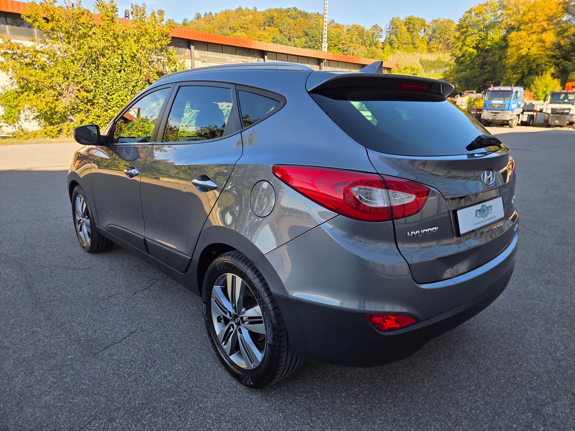 HYUNDAI iX 35 2.0 CRDi Premium 4WD Automatic-image-6