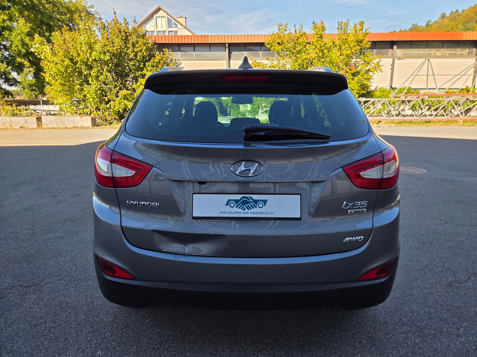 HYUNDAI iX 35 2.0 CRDi Premium 4WD Automatic-image-4