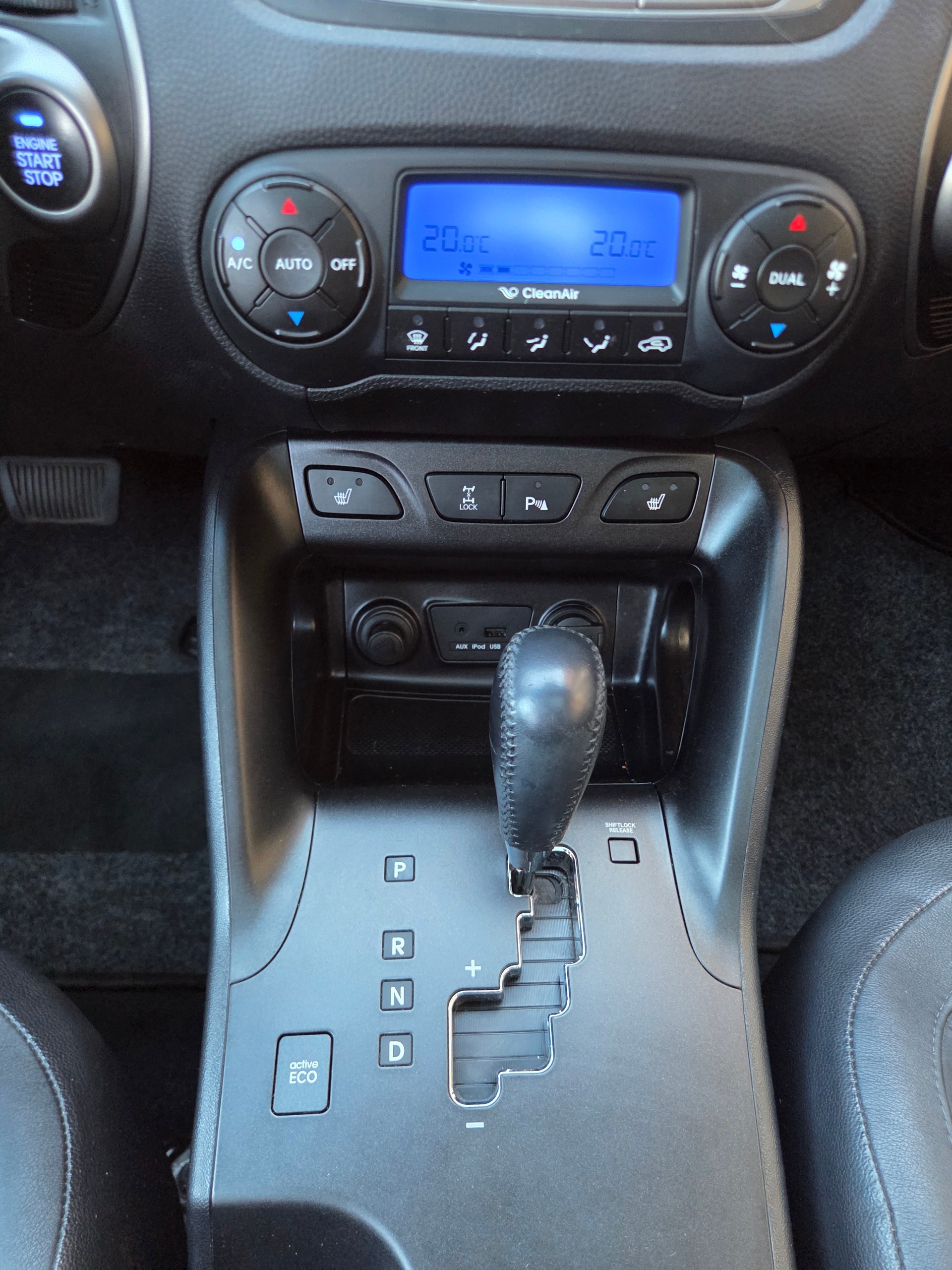 HYUNDAI iX 35 2.0 CRDi Premium 4WD Automatic-image-12