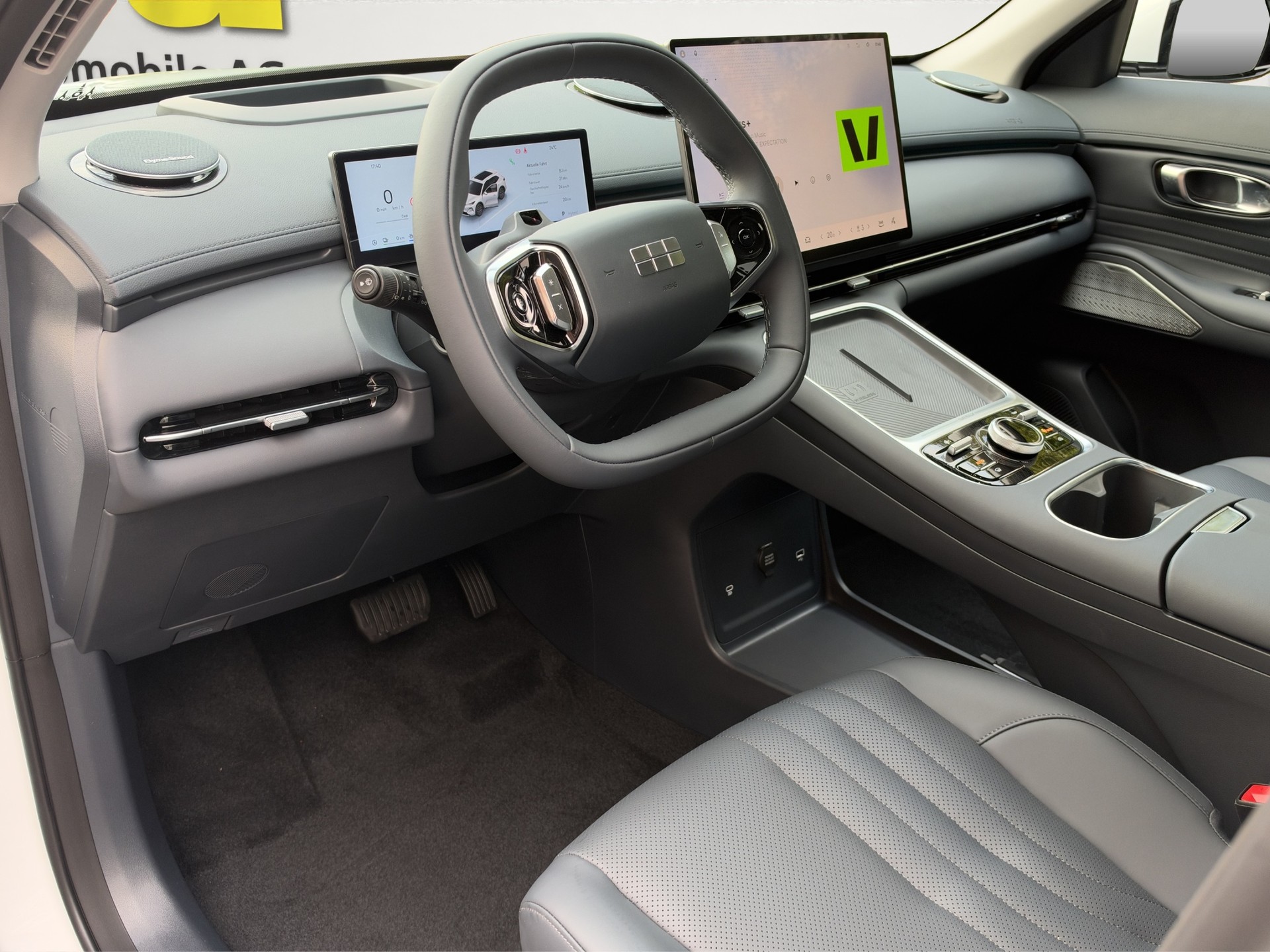 GEELY EM-i Max+ PHEV-image-10