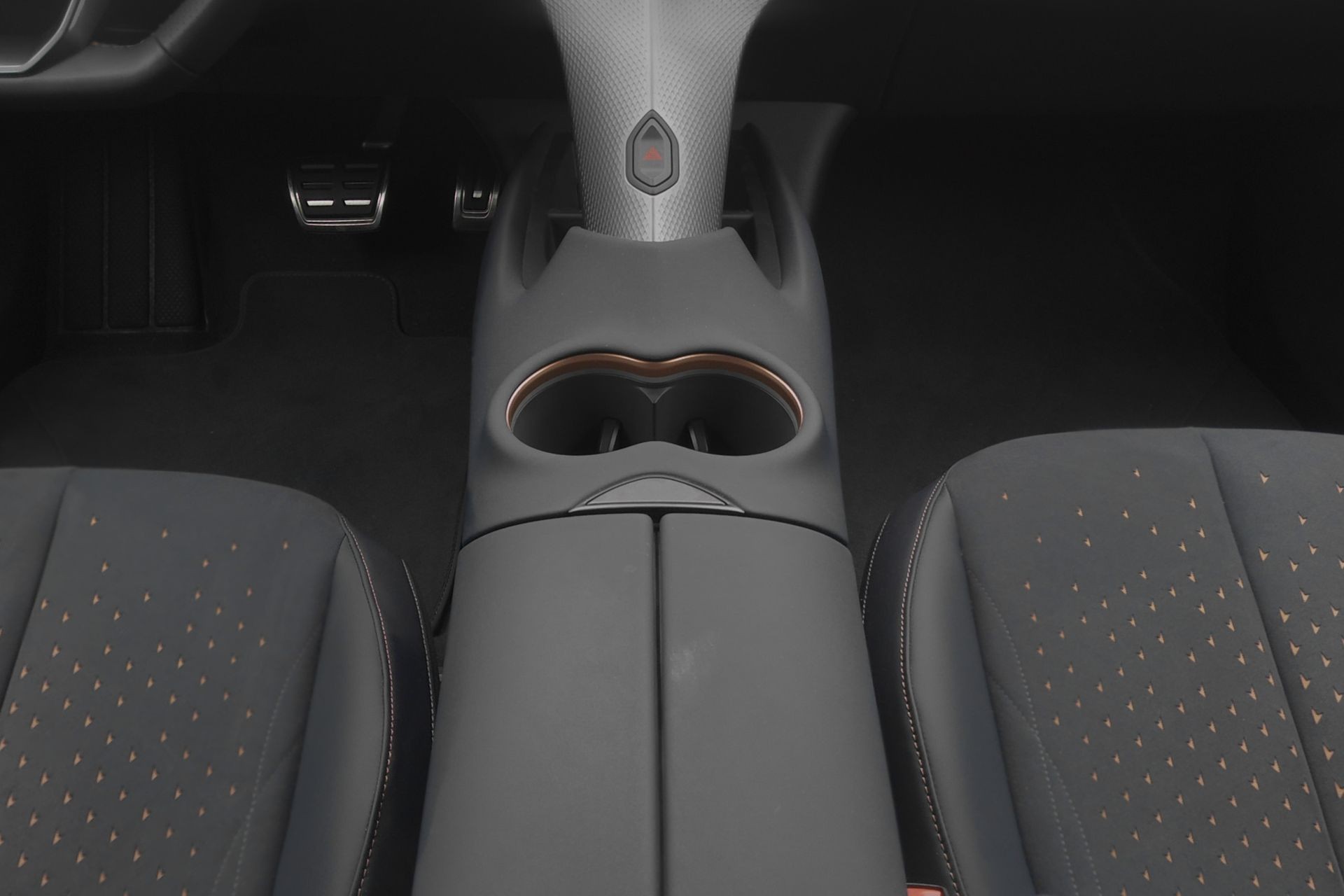 CUPRA Tavascan Type 9 77 kWh VZ Adrenaline-image-10