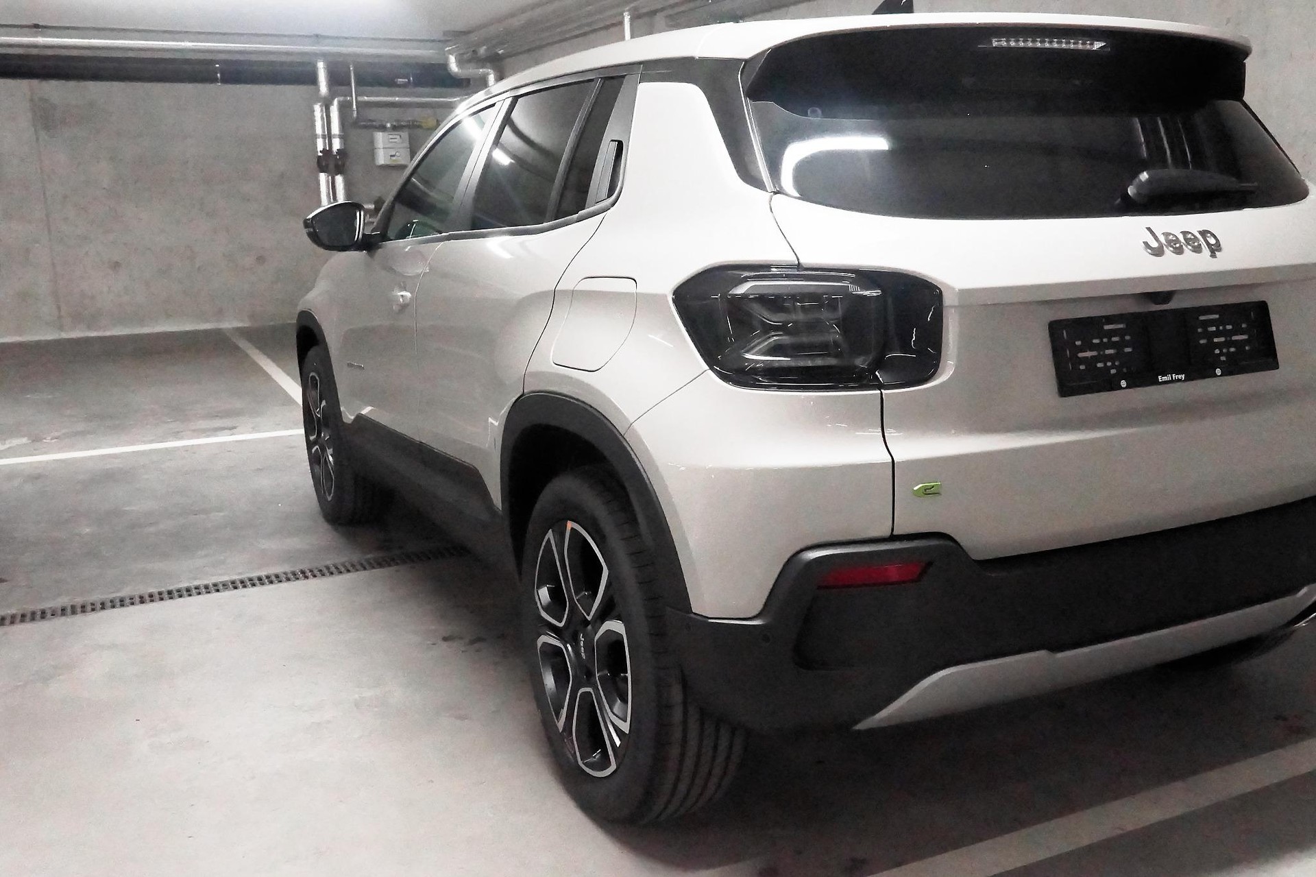 JEEP Avenger 1.2 MHEV Swiss Altitude-image-5