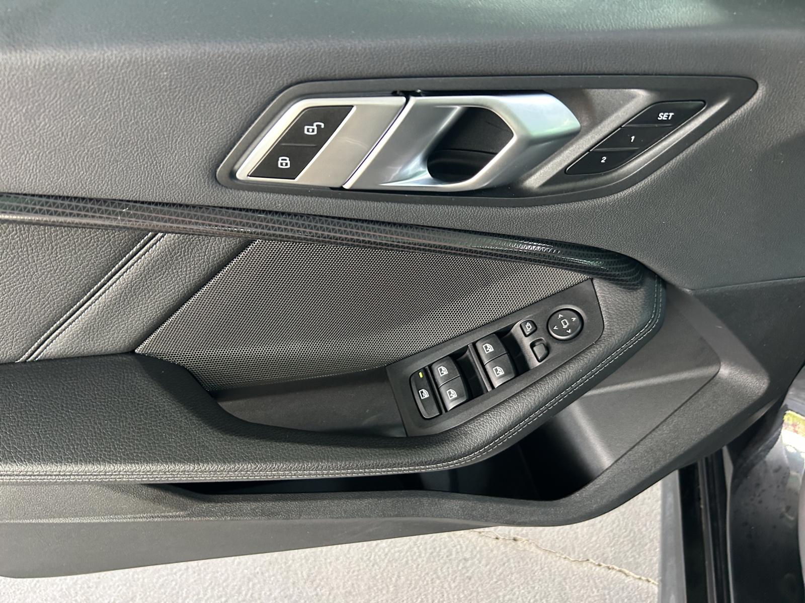 BMW M235i xDrive Gran Coupé-image-17