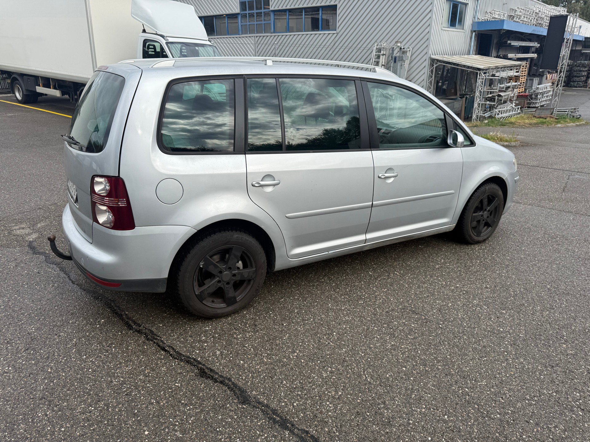 VW Touran 1.4 TSI Highline-image-1