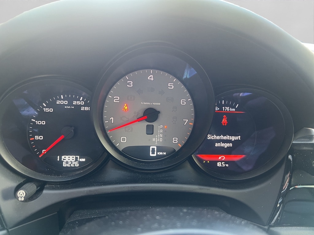 PORSCHE Macan S PDK-image-15