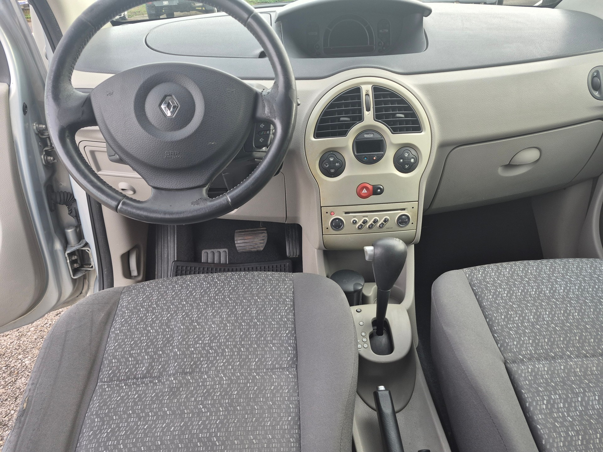 RENAULT Modus 1.6 16V Dynamique Luxe-image-7