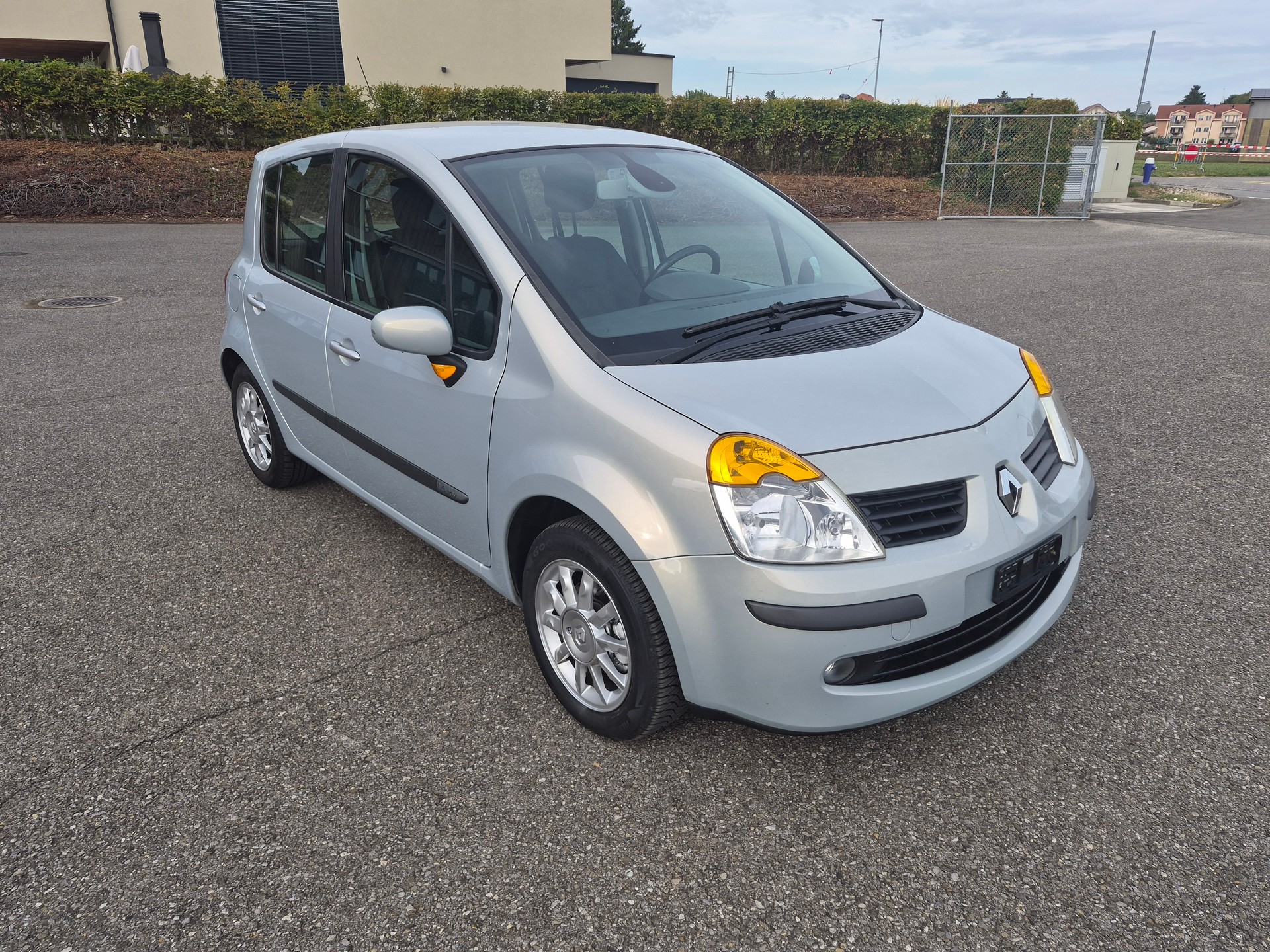 RENAULT Modus 1.6 16V Dynamique Luxe-image-3