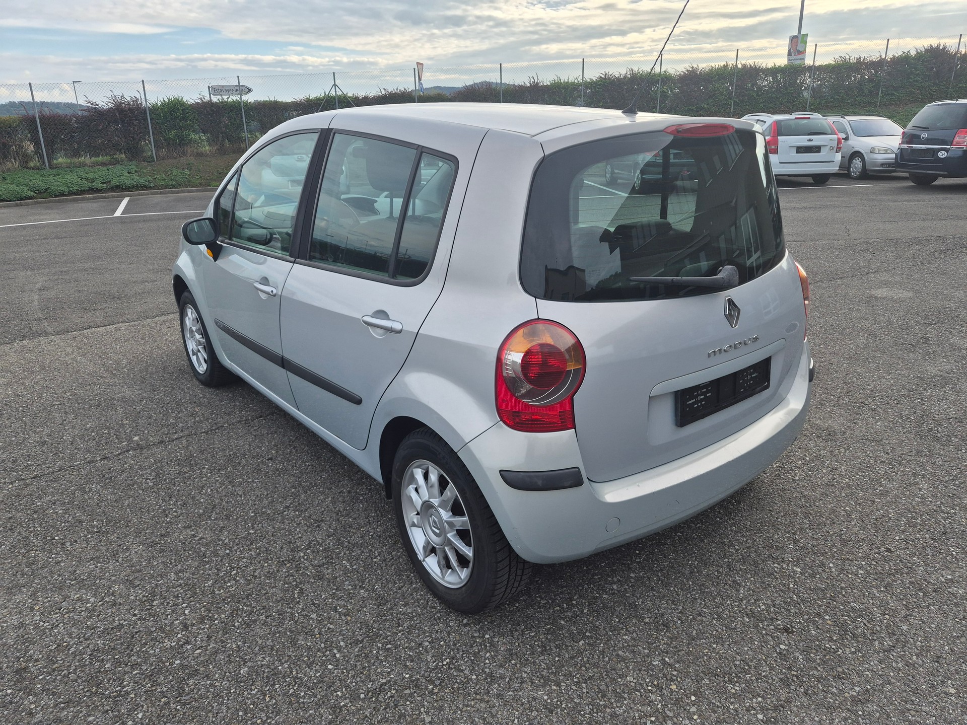 RENAULT Modus 1.6 16V Dynamique Luxe-image-4
