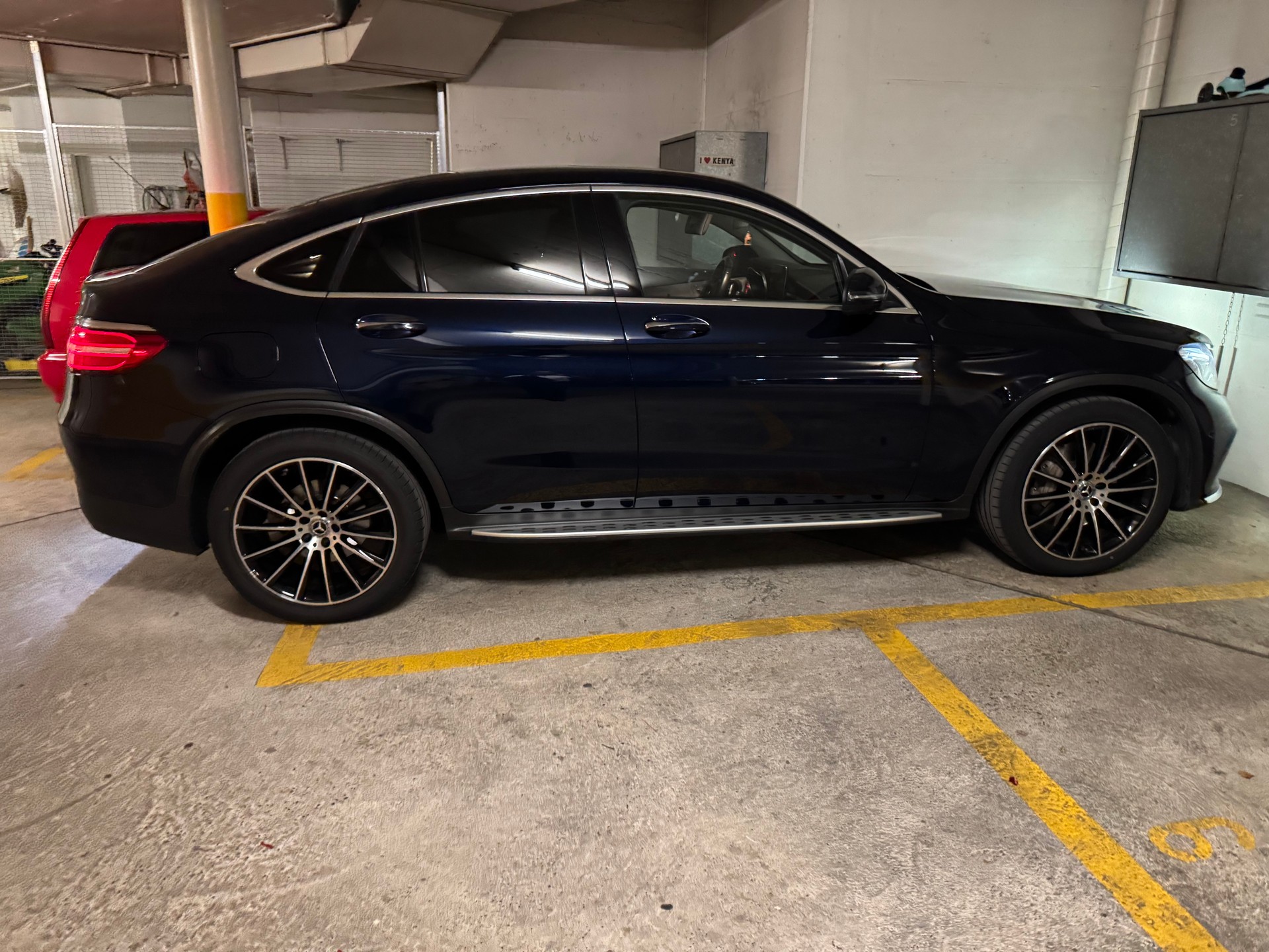 MERCEDES-BENZ GLC 250 d AMG Line 4m-image-1