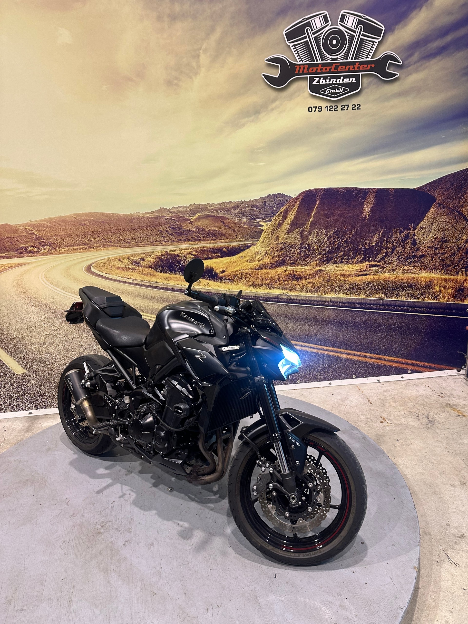 KAWASAKI Z 900 (35kW) BLACK EDITION LEO VINCE-showroom-element-1