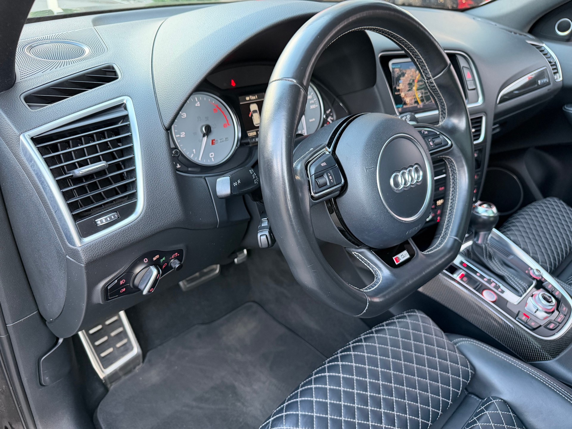 AUDI SQ5 3.0 TDI quattro tiptronic-image-11