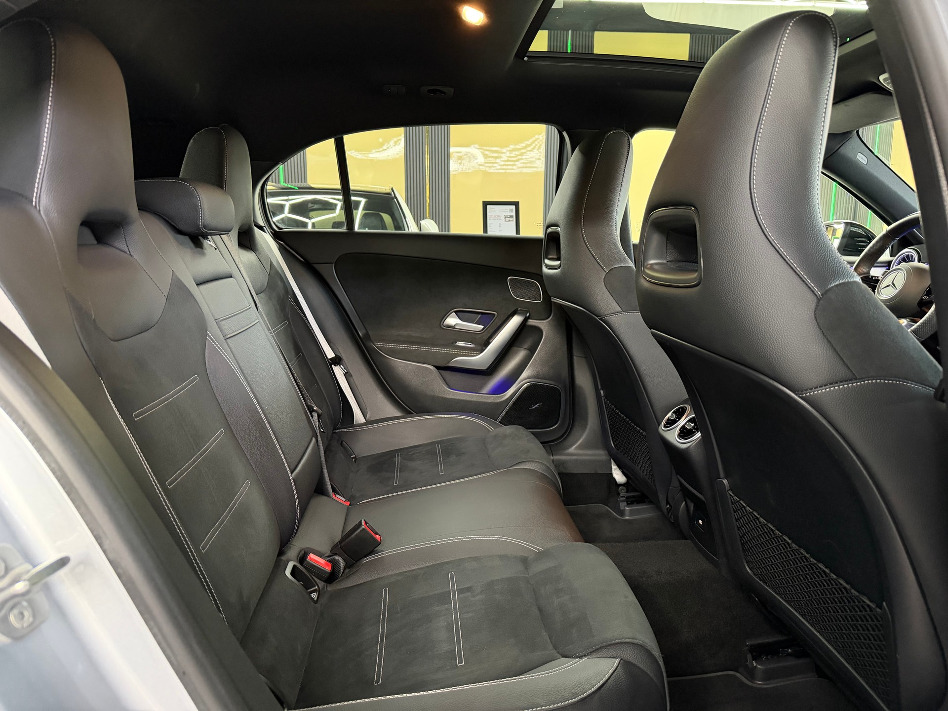 MERCEDES-BENZ A 220 4Matic 8G-DCT-image-14