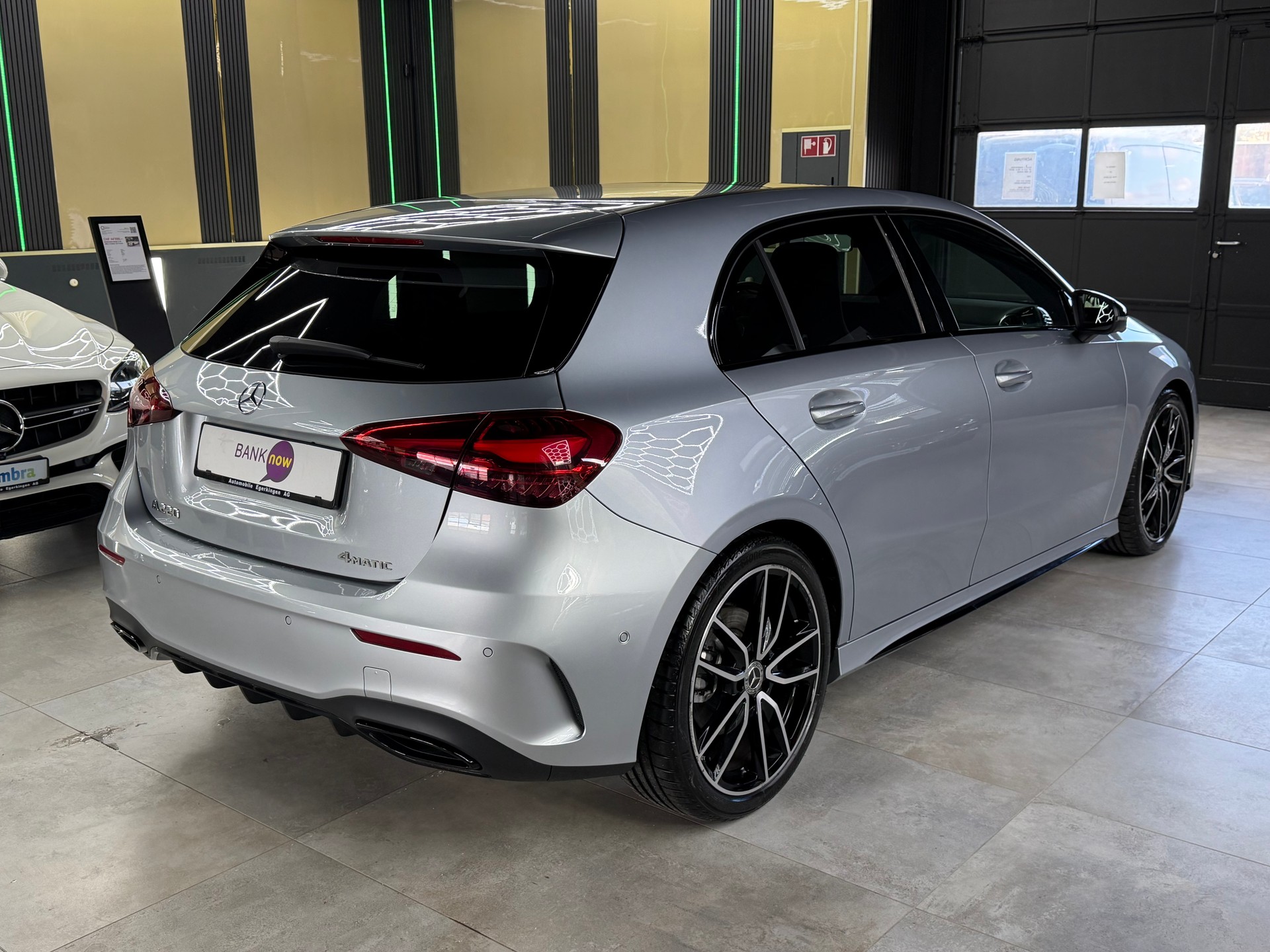 MERCEDES-BENZ A 220 4Matic 8G-DCT-image-4