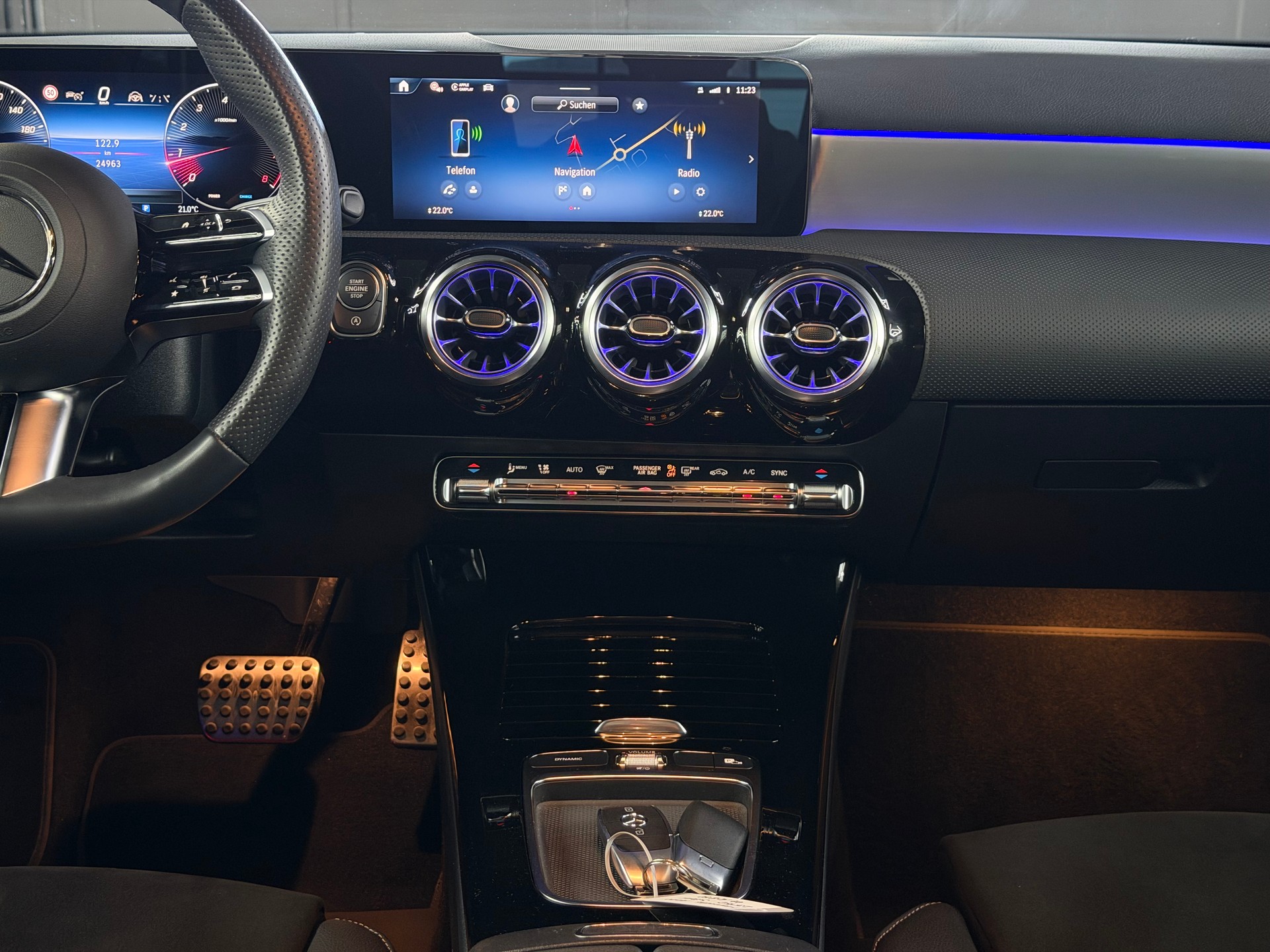 MERCEDES-BENZ A 220 4Matic 8G-DCT-image-17