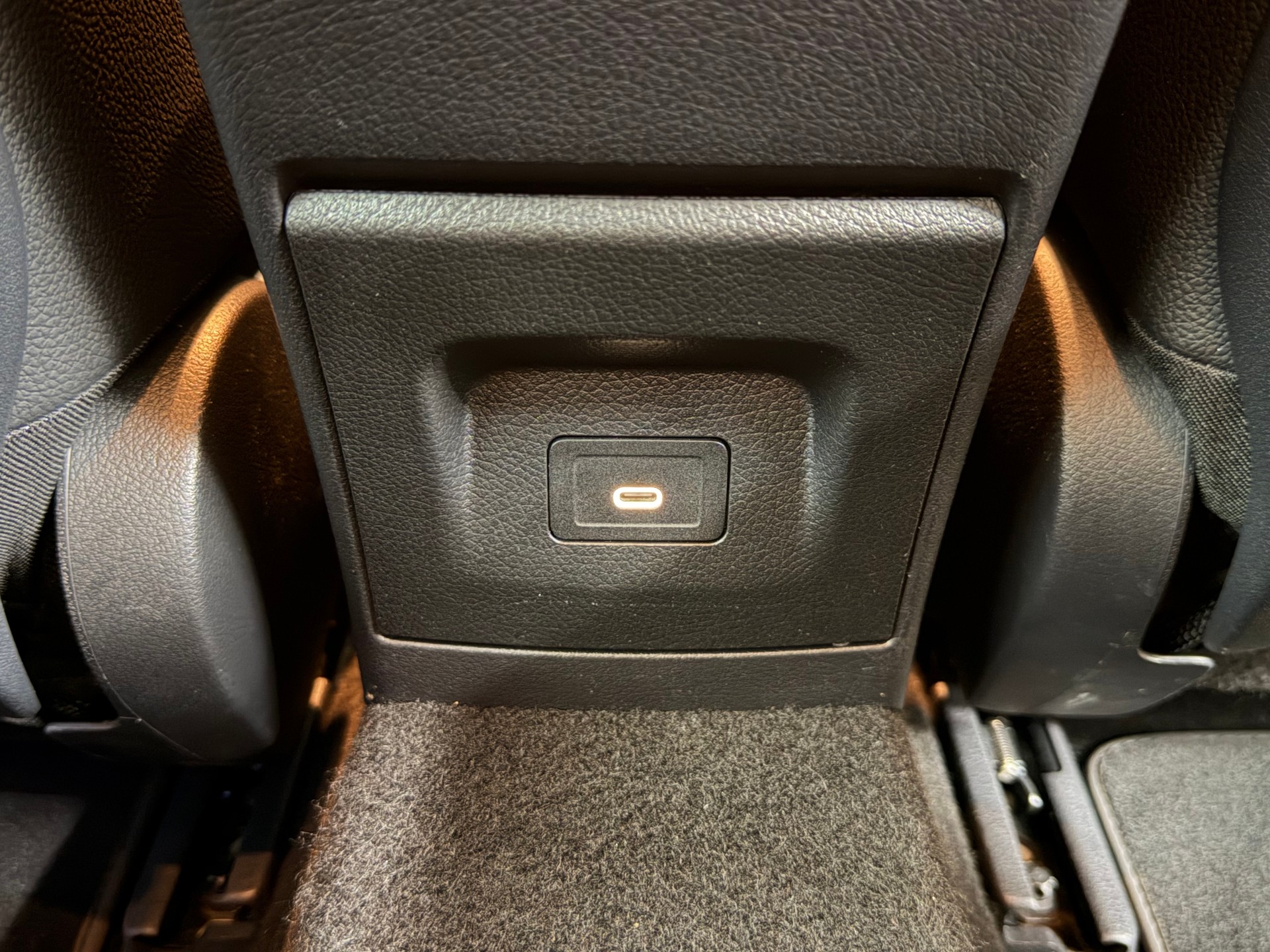 MERCEDES-BENZ A 220 4Matic 8G-DCT-image-21