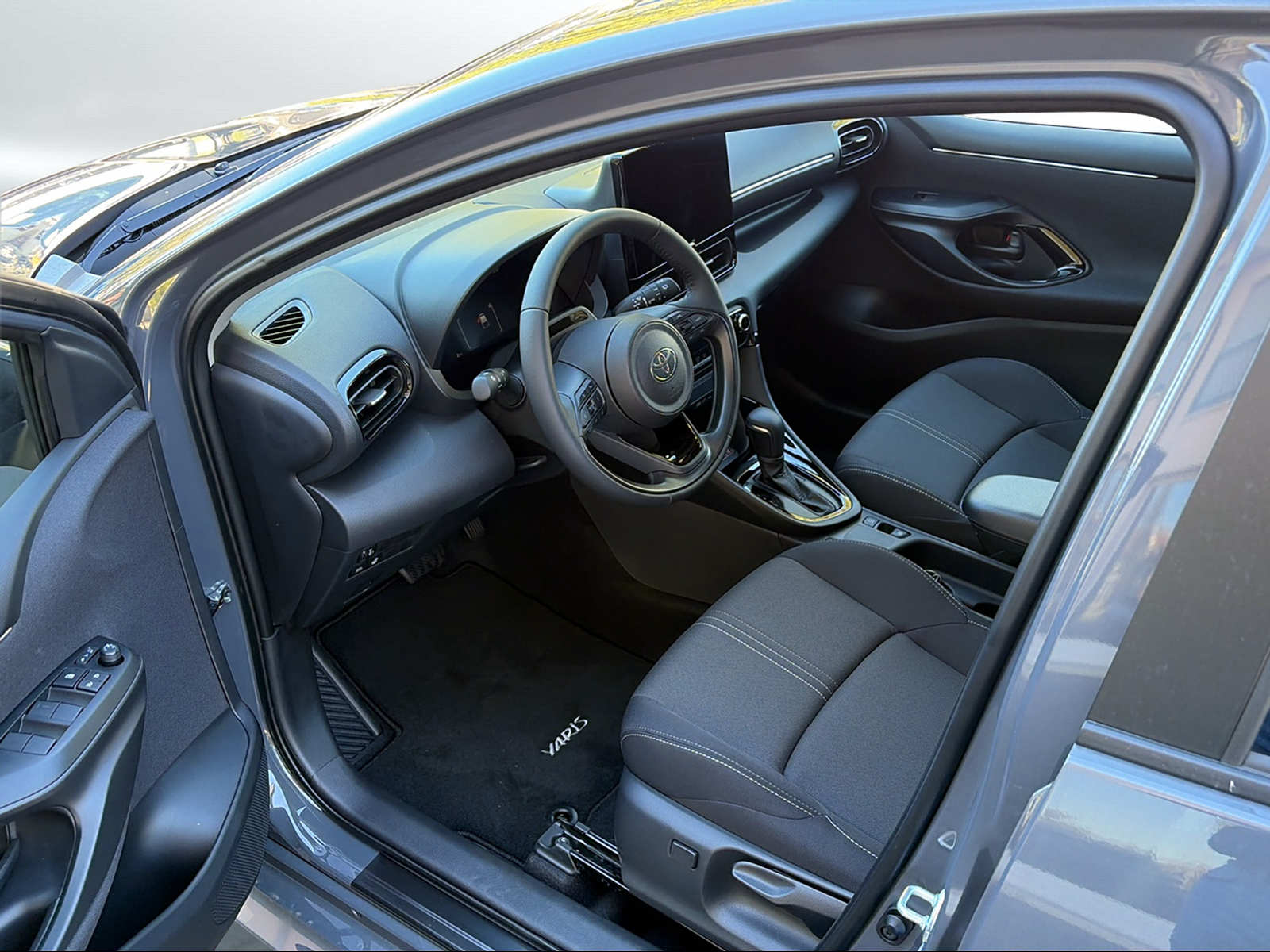 TOYOTA Yaris 1.5 Trend e-CVT-image-3