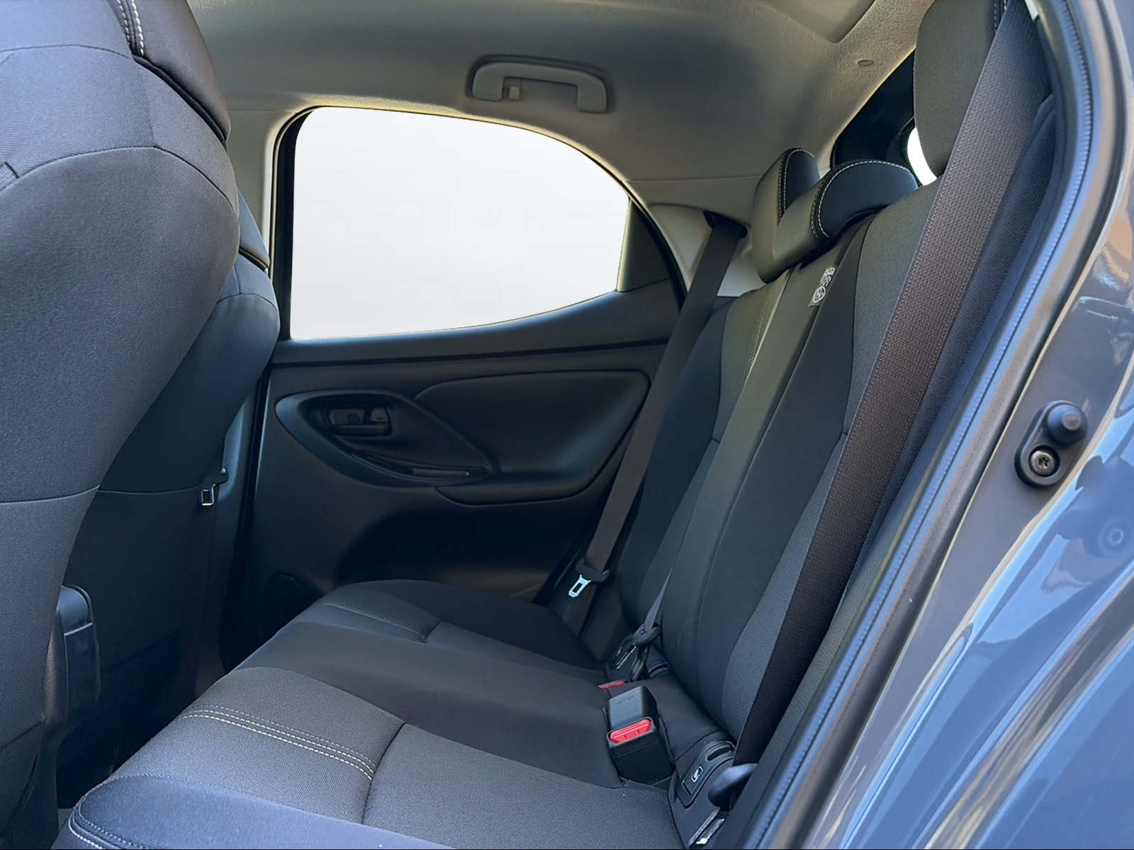 TOYOTA Yaris 1.5 Trend e-CVT-image-6