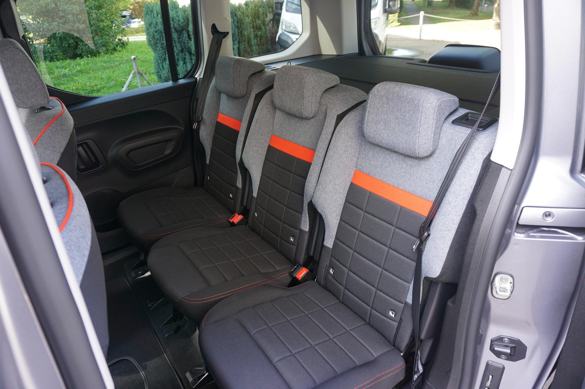 CITROEN Berlingo 1.5 BlueHDi 130 Edition 30-image-6