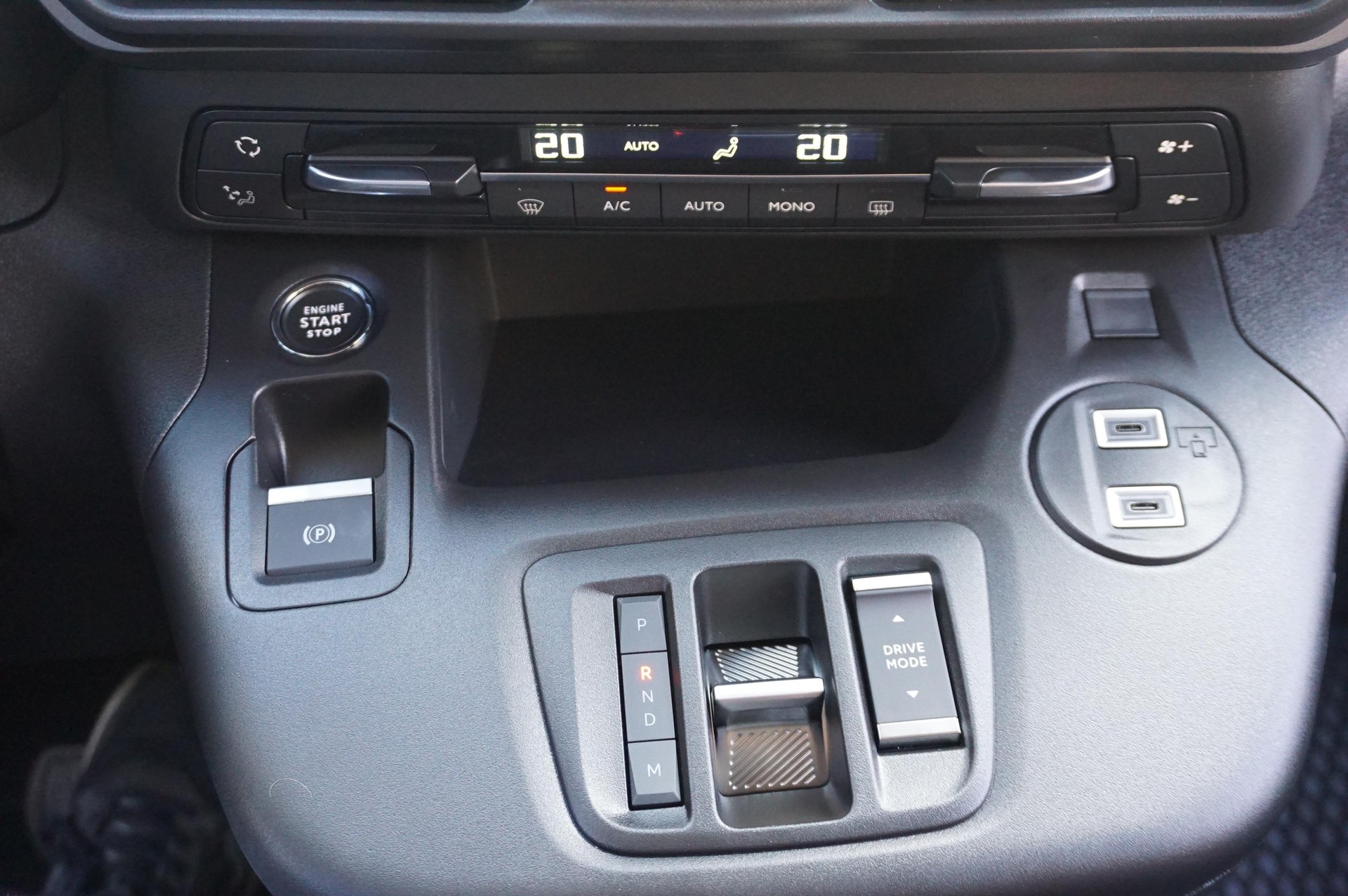 CITROEN Berlingo 1.5 BlueHDi 130 Edition 30-image-14