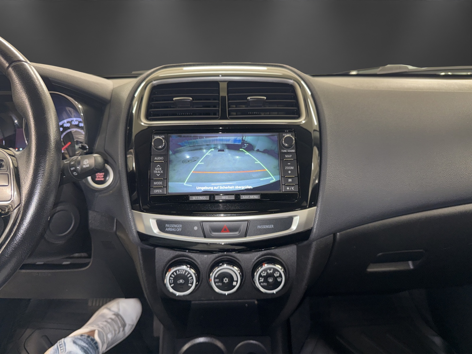 MITSUBISHI ASX 2.2 DID Style 4WD Automatic-image-11