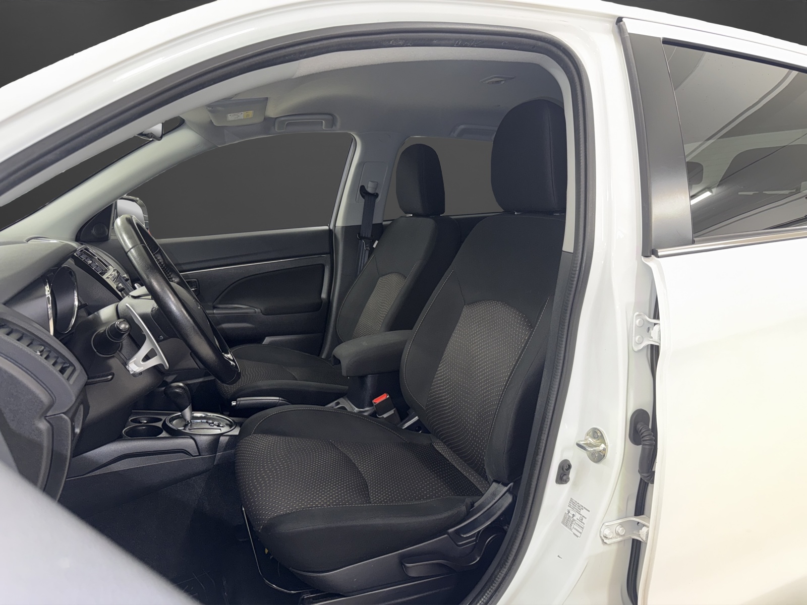 MITSUBISHI ASX 2.2 DID Style 4WD Automatic-image-6