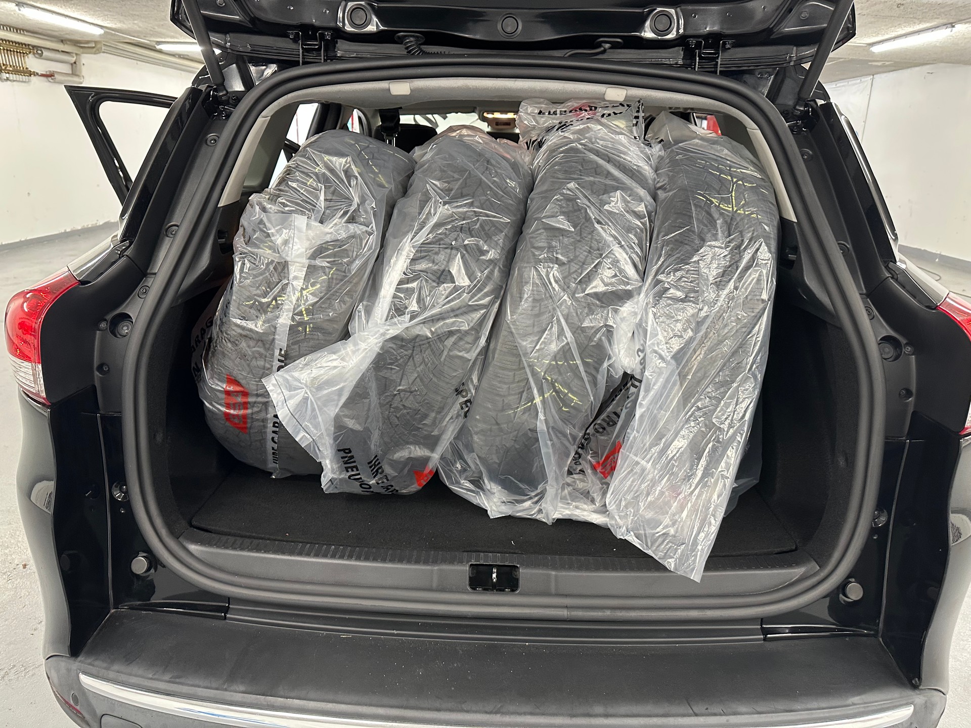 RENAULT Clio Grandtour 1.2 16V T Swiss Edition EDC-image-13