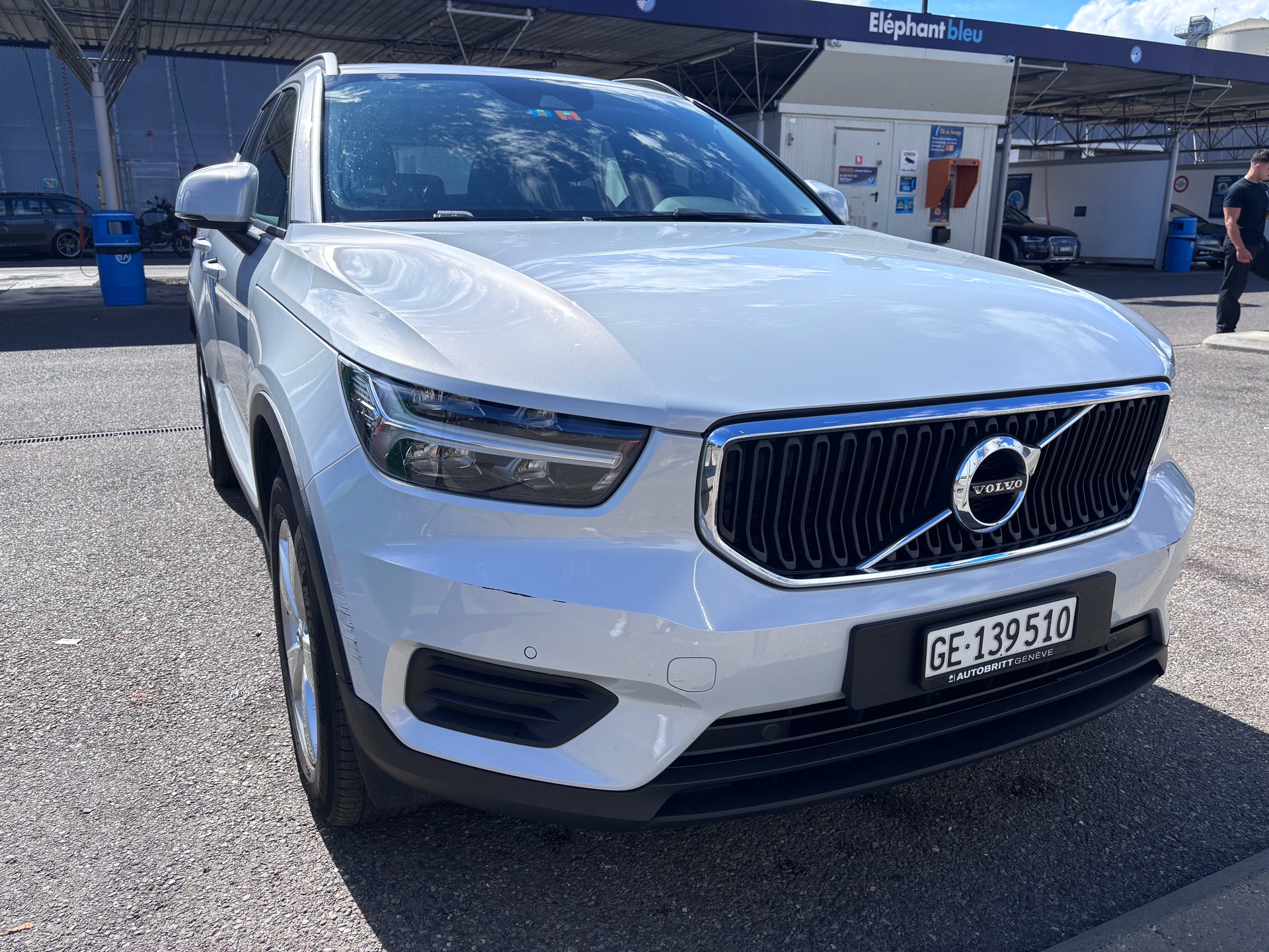 VOLVO 1.5 T3 Momentum Light-image-0