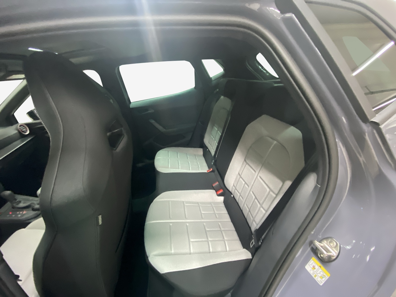 SEAT Ibiza 1.5 EcoTSI FR DSG-image-11